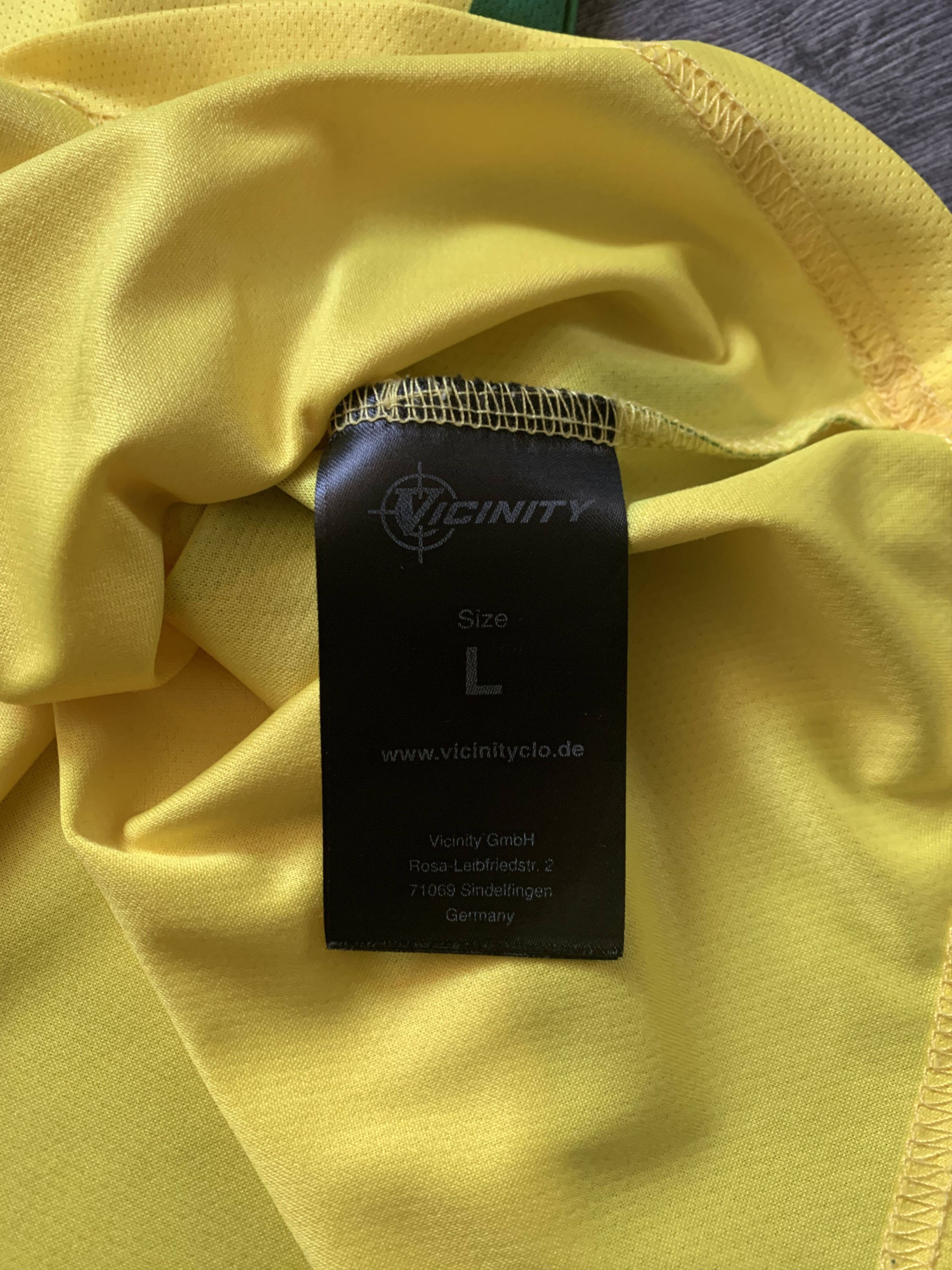 Streetwear × Vintage Vicinity Y2K Blockore Brazil Style