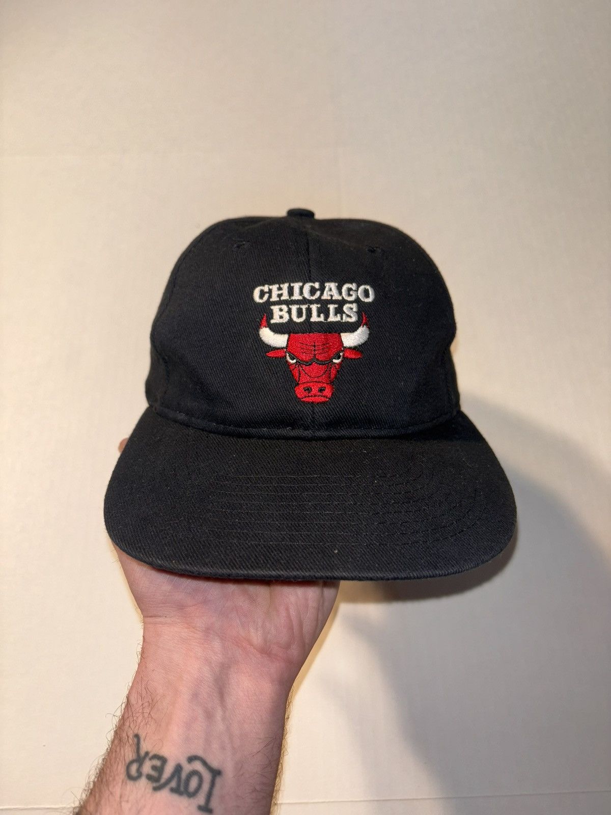 Logo 7 Vtg Logo 7 NBA Chicago Bulls 90’s Strap Back Baseball Cap Size ONE SIZE - 1 Thumbnail