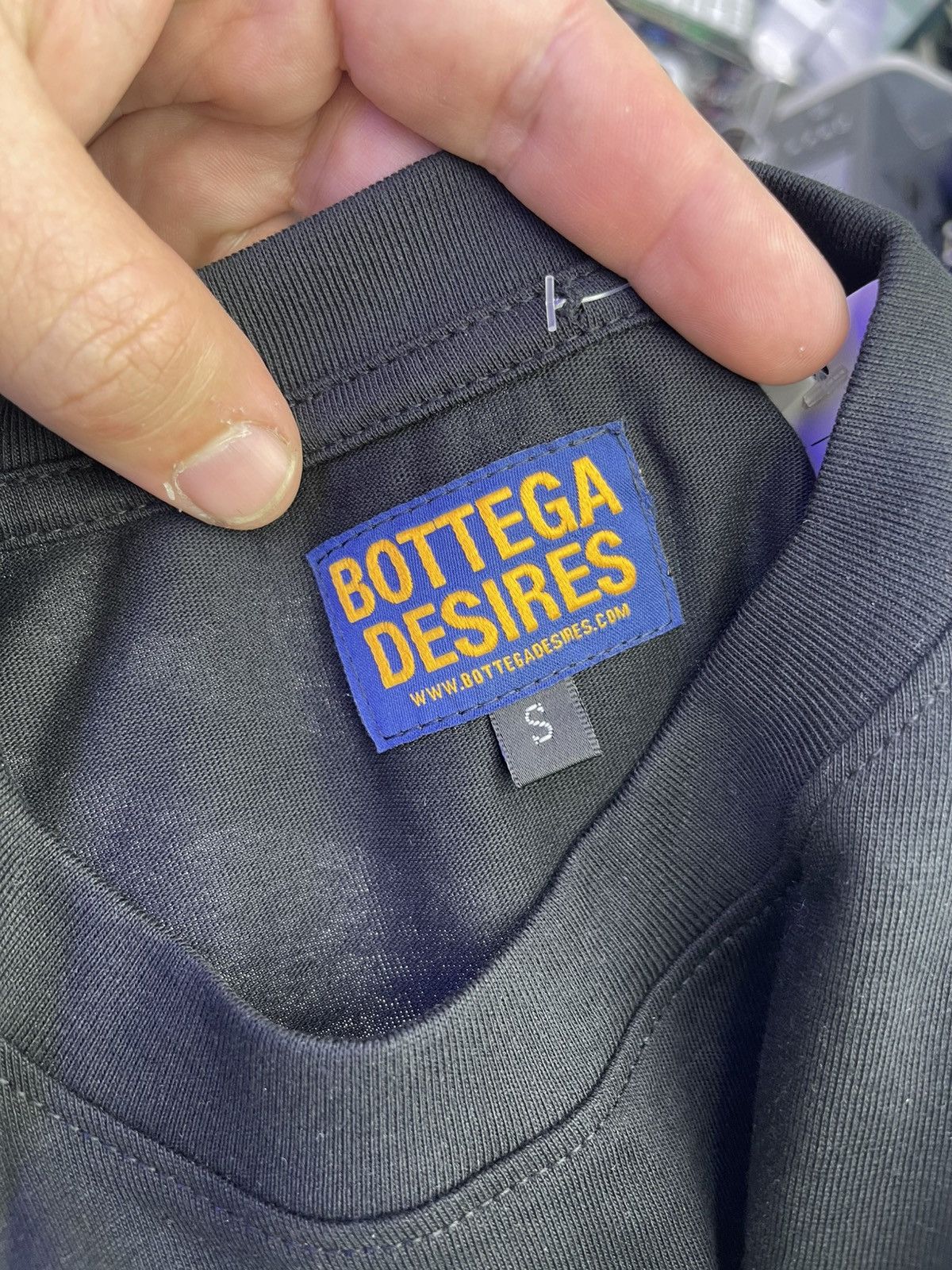Bottega Desires Tee Bottega desires (black) Size US S / EU 44-46 / 1 - 3 Thumbnail