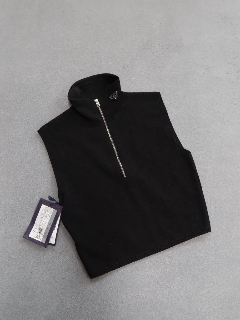Prada Prada Logo Plaque Half Zip Sleeveless Top Size 38 Size XS / US 0-2 / IT 36-38 - 1 Thumbnail