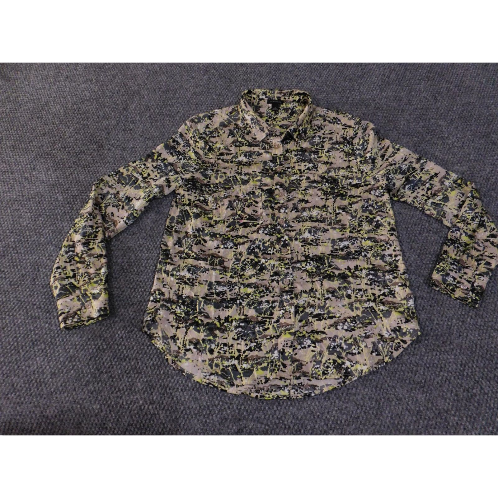 Ann Taylor VINTAGE Ann Taylor Shirt Womens Small Gray Green Abstract Print Button Front Long Sleeve Size S / US 4 / IT 40 - 2 Thumbnail