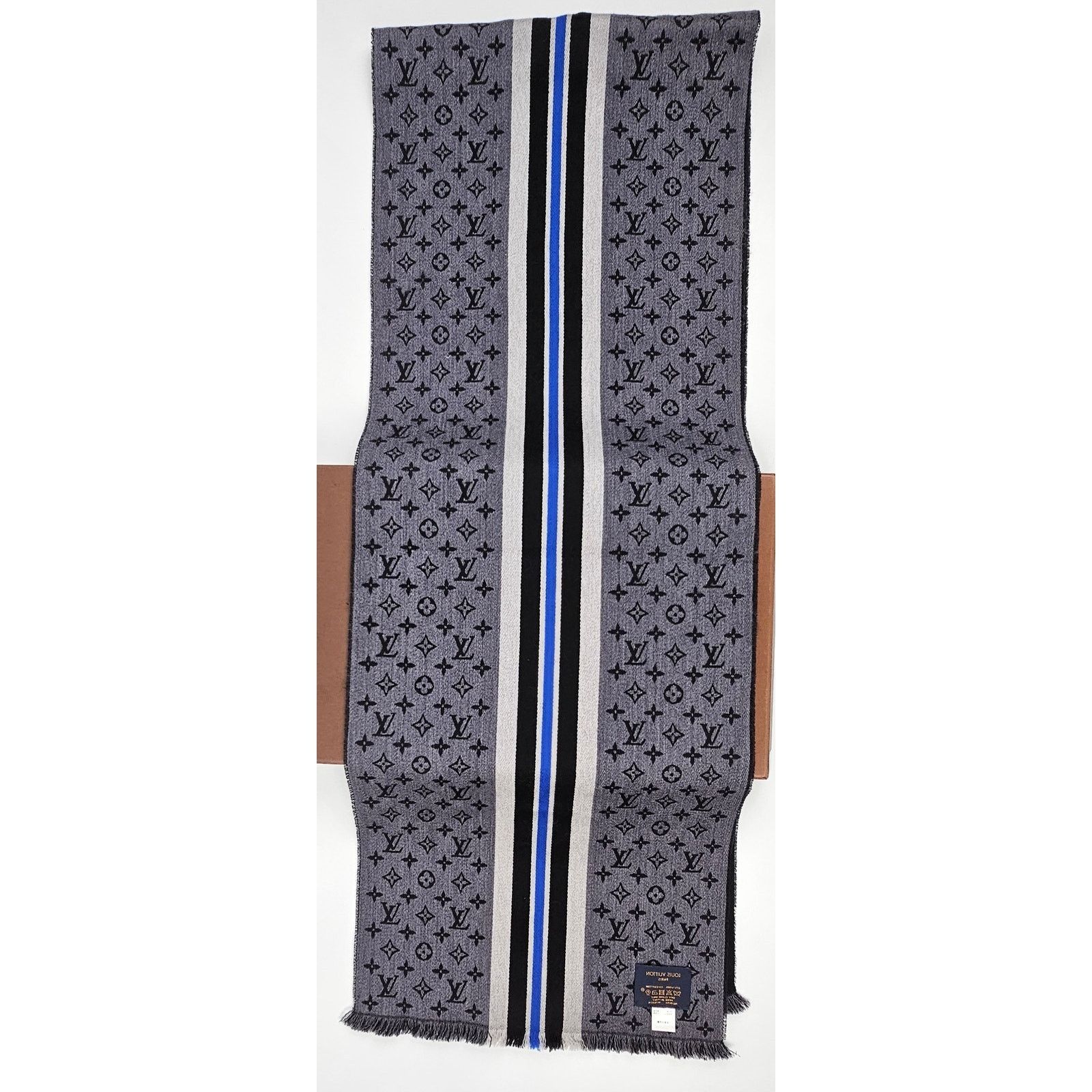 Louis Vuitton Louis Vuitton Wool Scarf in black with a stripe design Size ONE SIZE - 6 Thumbnail