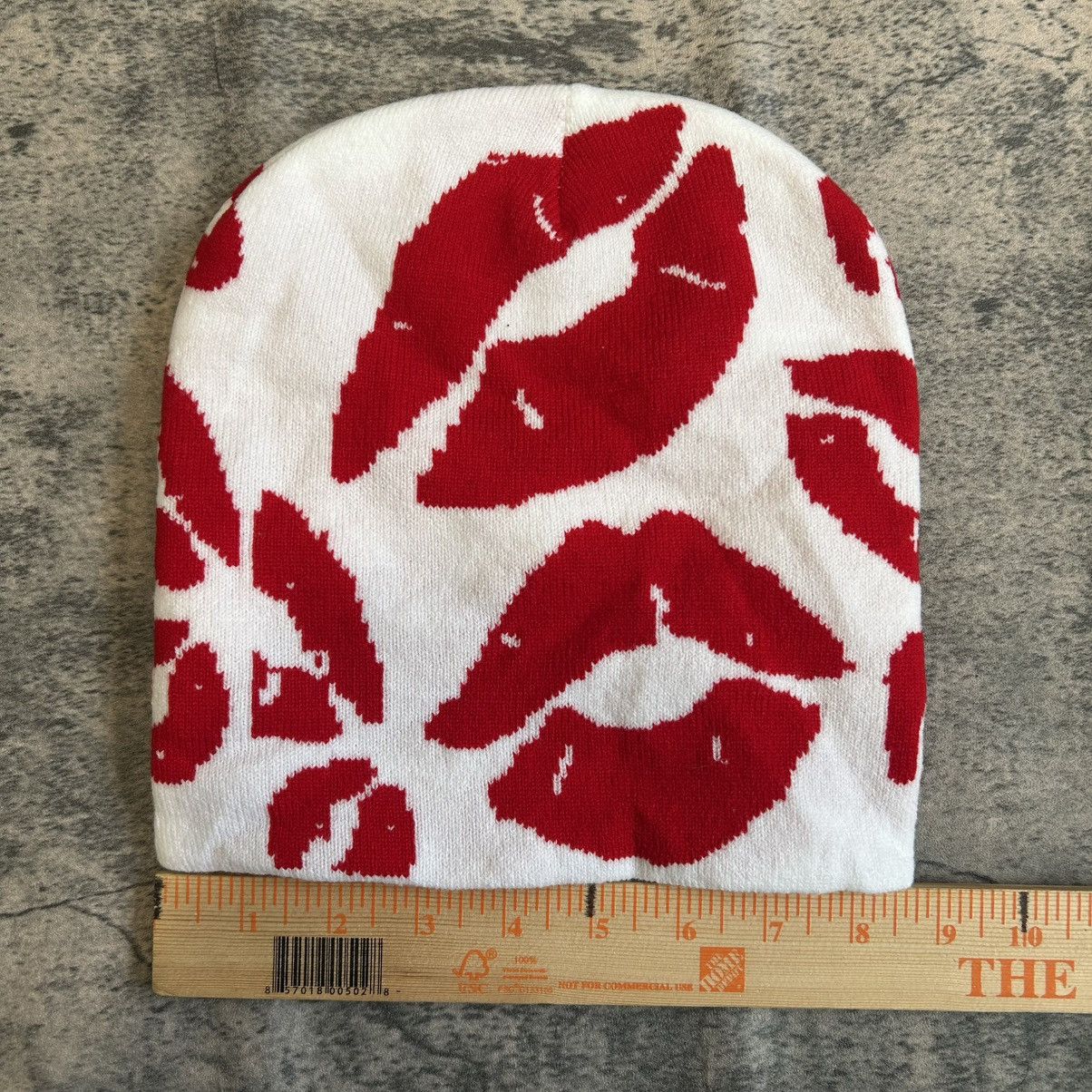 Japanese Brand × Vintage Y2K 2000s Kiss me lipstick print aop cute winter beanie Size ONE SIZE - 2 Thumbnail