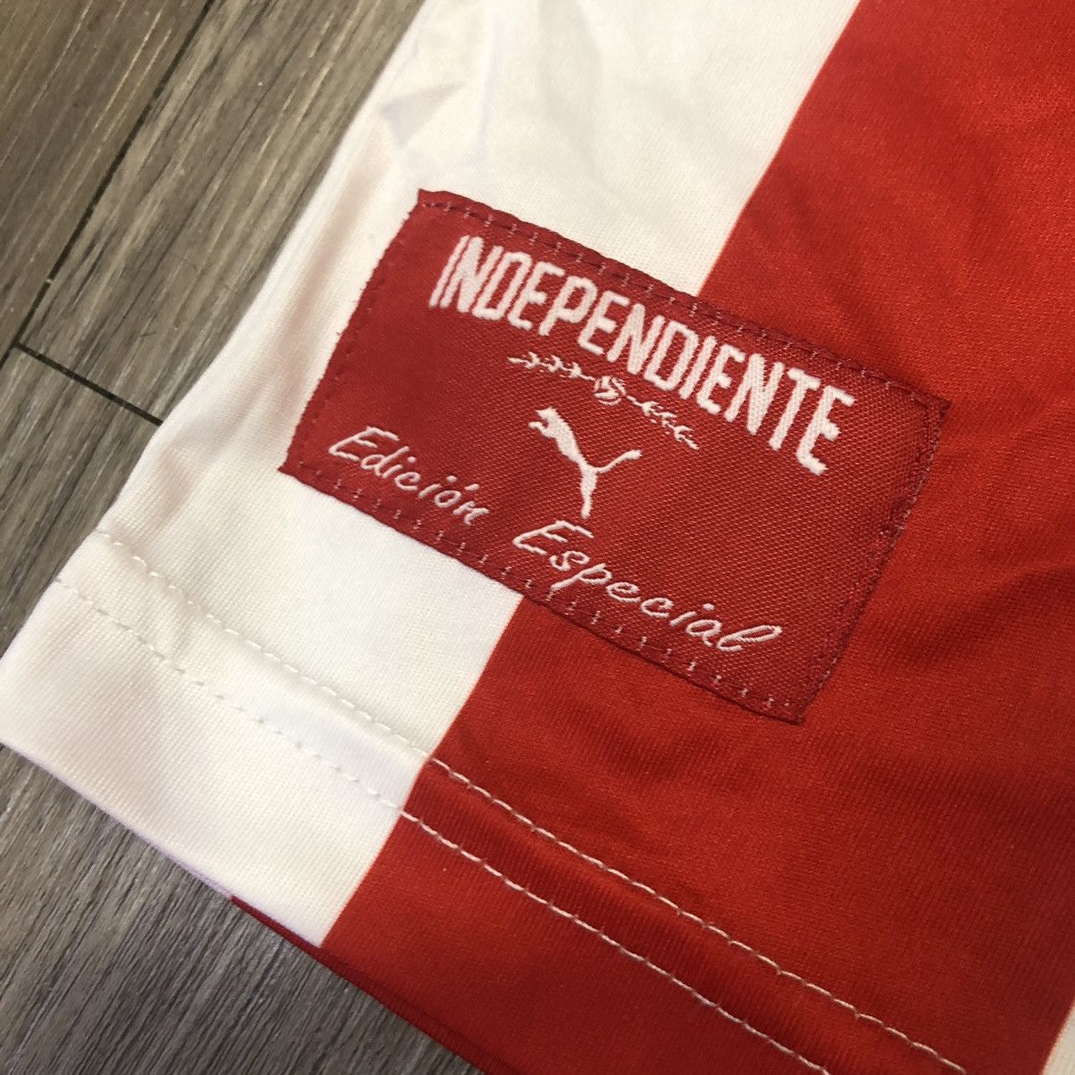 Puma Independiente 12/13 special jersey Size US M / EU 48-50 / 2 - 9 Thumbnail