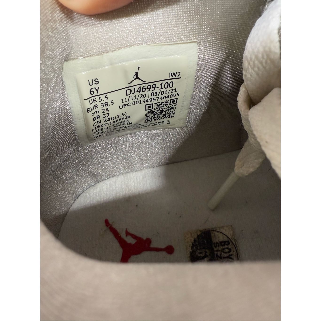 Jordan Brand Size 6Y Jordan 4 Retro White Oreo - Pre-Owned DJ4699 100 GS Size US 6 / EU 39 - 8 Thumbnail