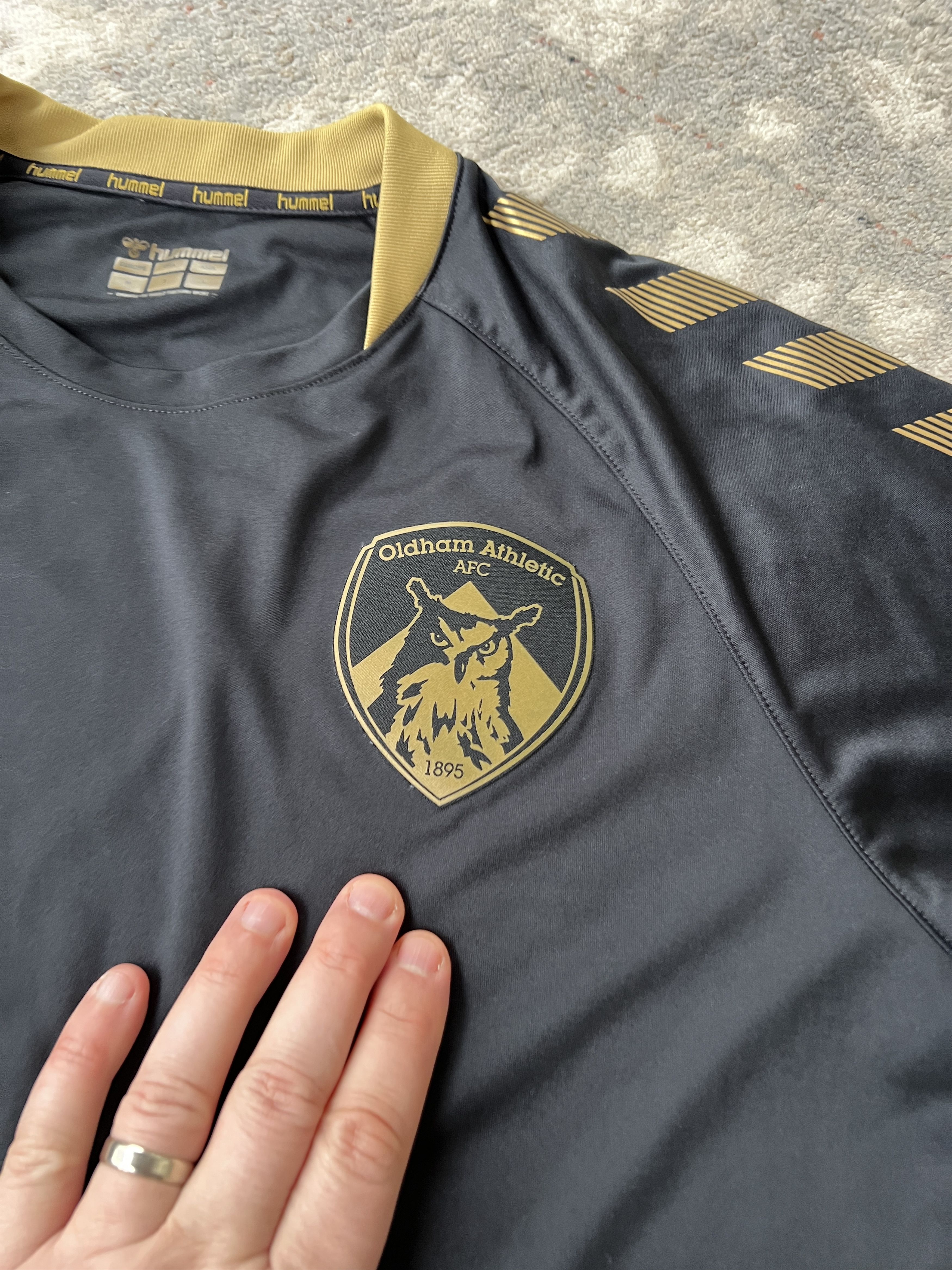 Hummel Hummel Oldham Athletic AFC Football Jersey Size US M / EU 48-50 / 2 - 2 Thumbnail
