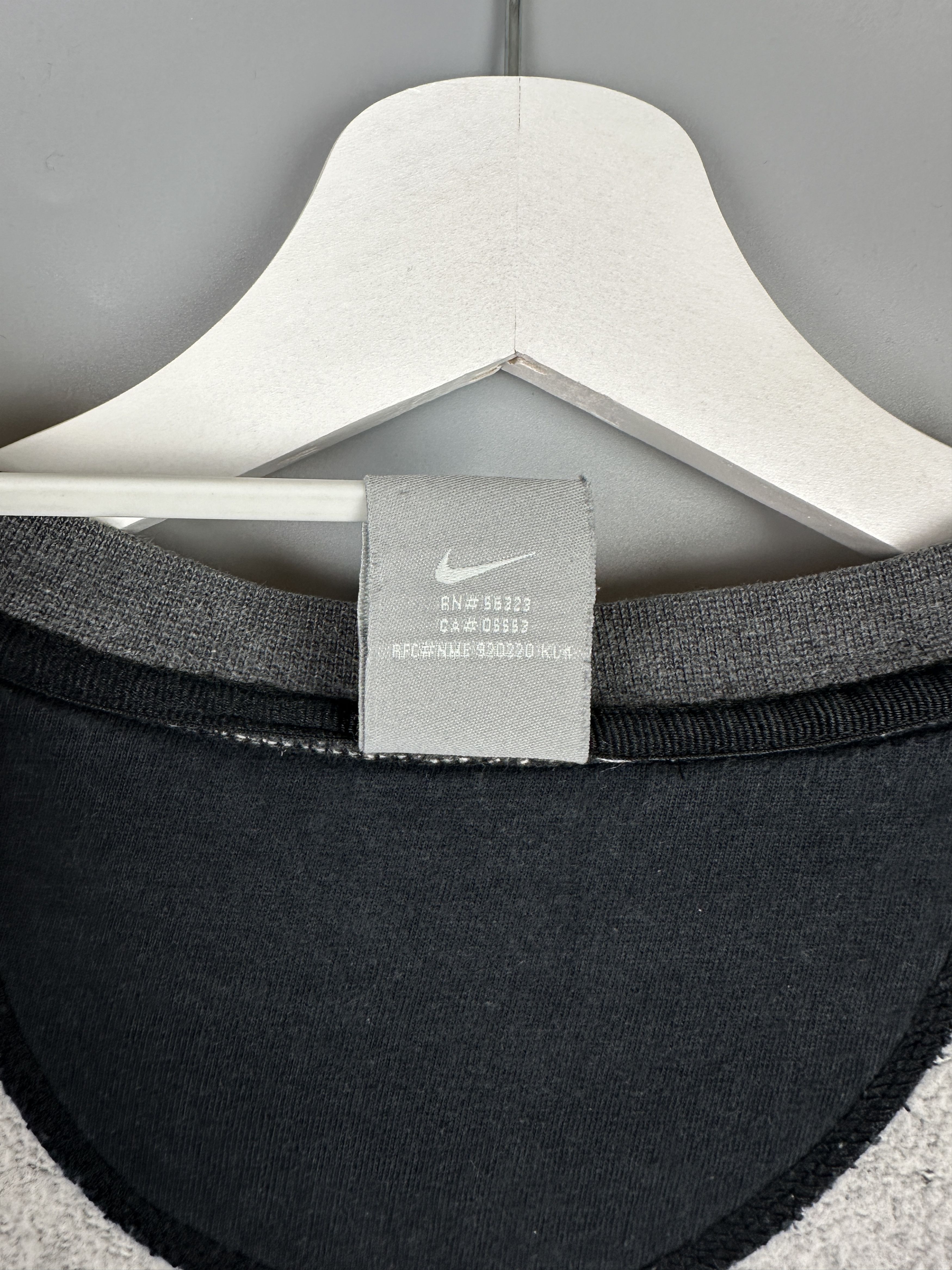 Nike 90s Vintage Nike Mini Logo Sweatshirt Crewneck Y2K Center Size US M / EU 48-50 / 2 - 11 Thumbnail