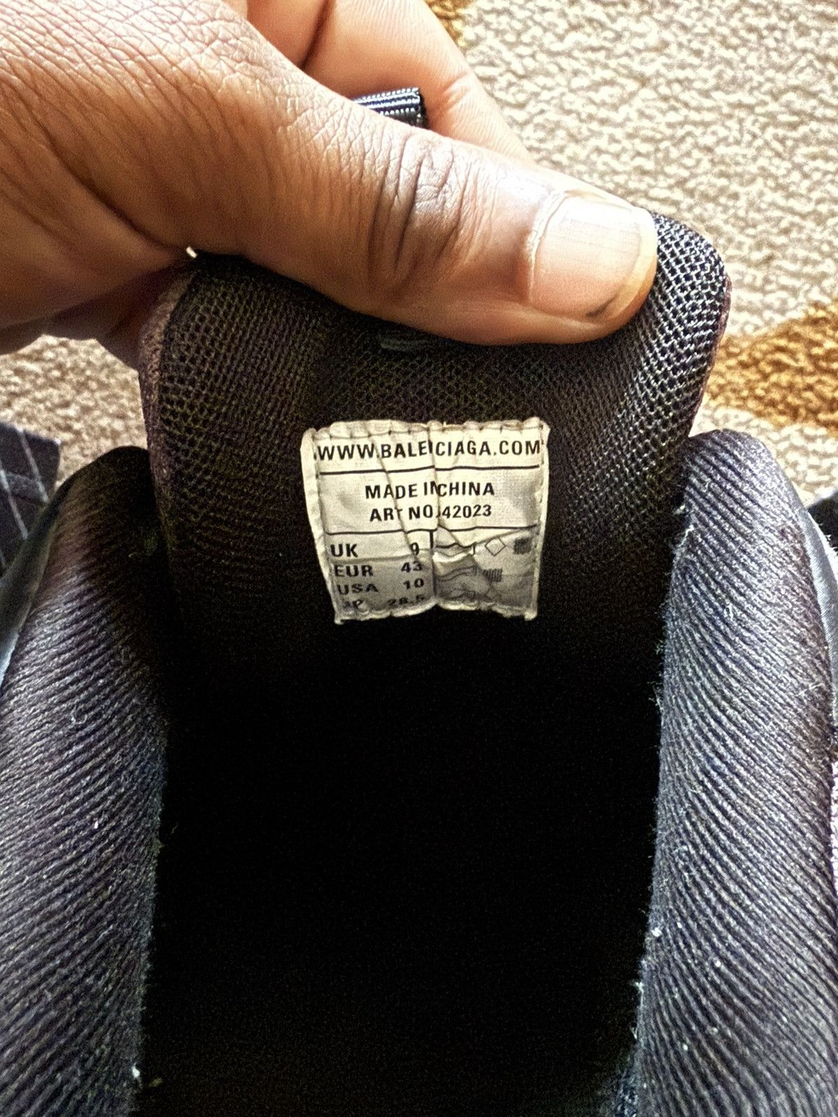 Yeezy 350 v2 Bred