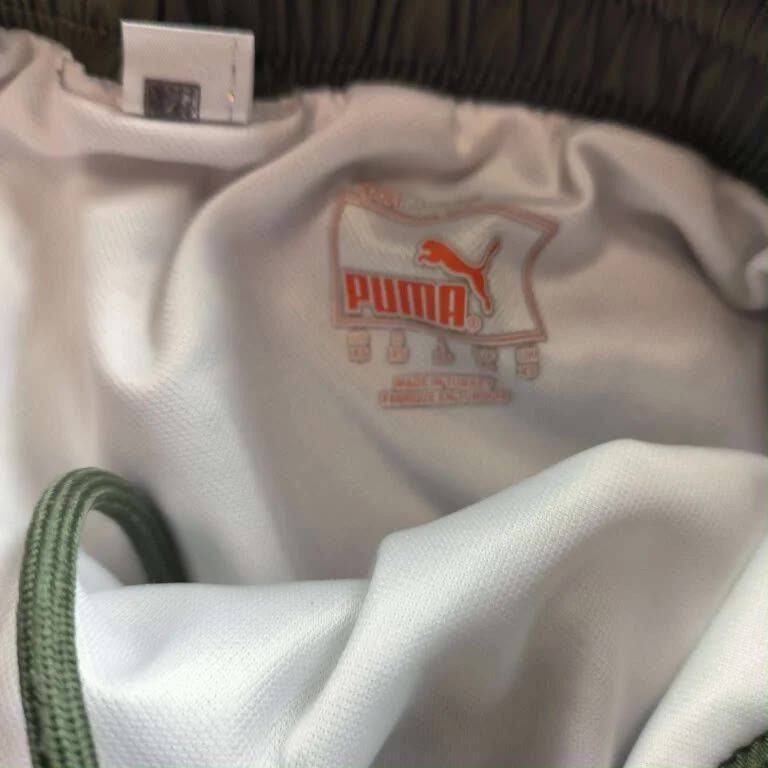 Puma Stuttgart Puma football shorts size XS Size US 26 / EU 42 - 3 Thumbnail
