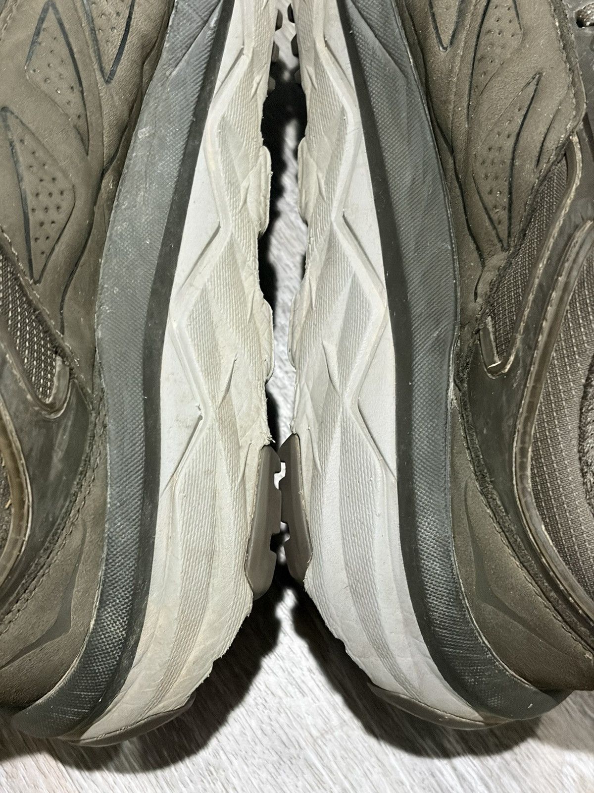 Hoka Hoka One One Challenger ATR 5 Gore-Tex Trail Running Shoes Size US 8 / EU 41 - 12 Thumbnail
