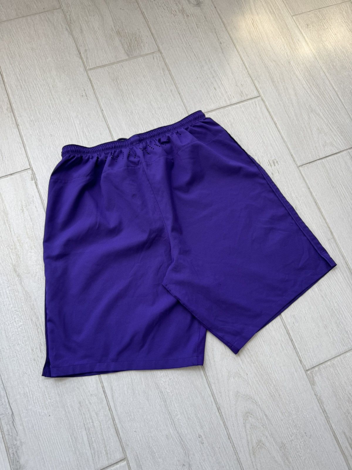 Nike Vintage Nike Manchester City 2014/15 Purple Football Shorts Size US 34 / EU 50 - 7 Thumbnail