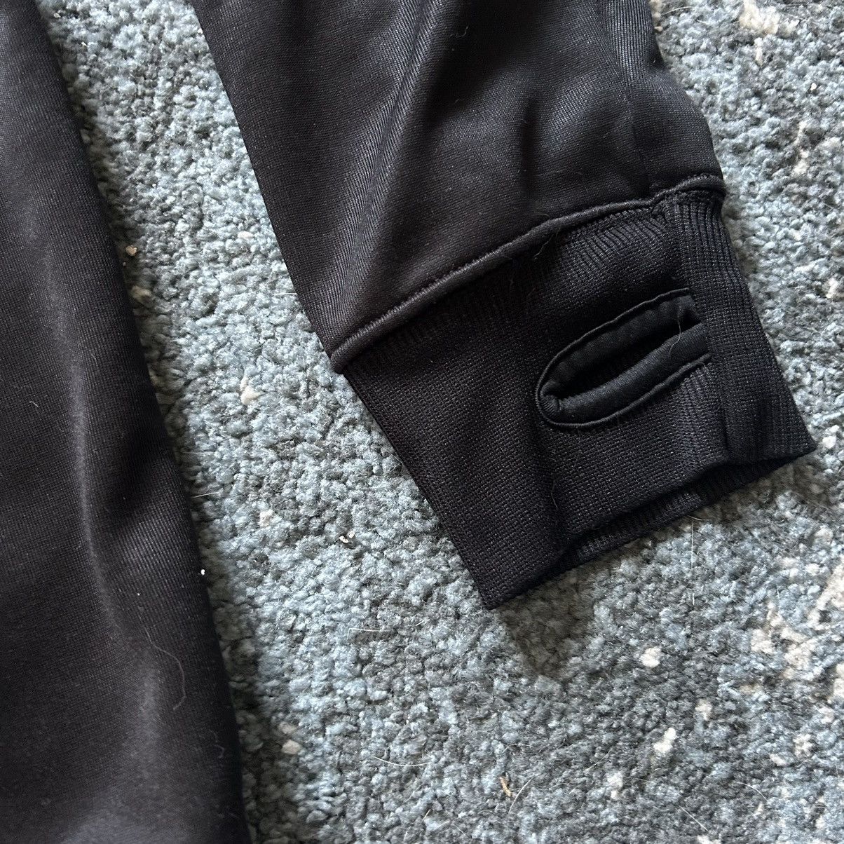 Oakley LATE 2000’s BASiC BLACK ON BLACK POLYESTER FLEECE HOODiE Size US M / EU 48-50 / 2 - 13 Thumbnail