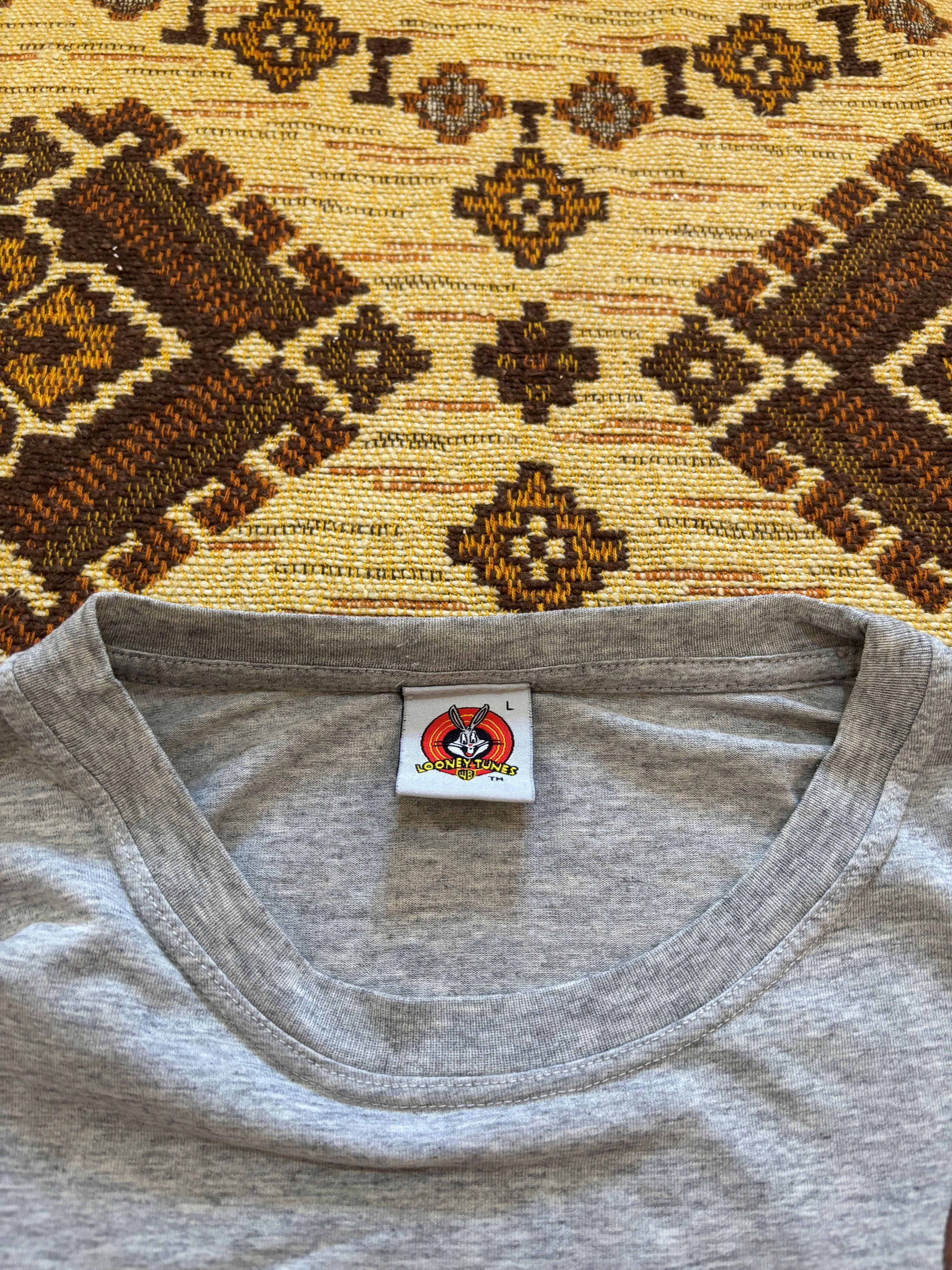Vintage Vintage 2001 Wile E. Coyote Looney Tunes Tshirt Size US L / EU 52-54 / 3 - 2 Thumbnail