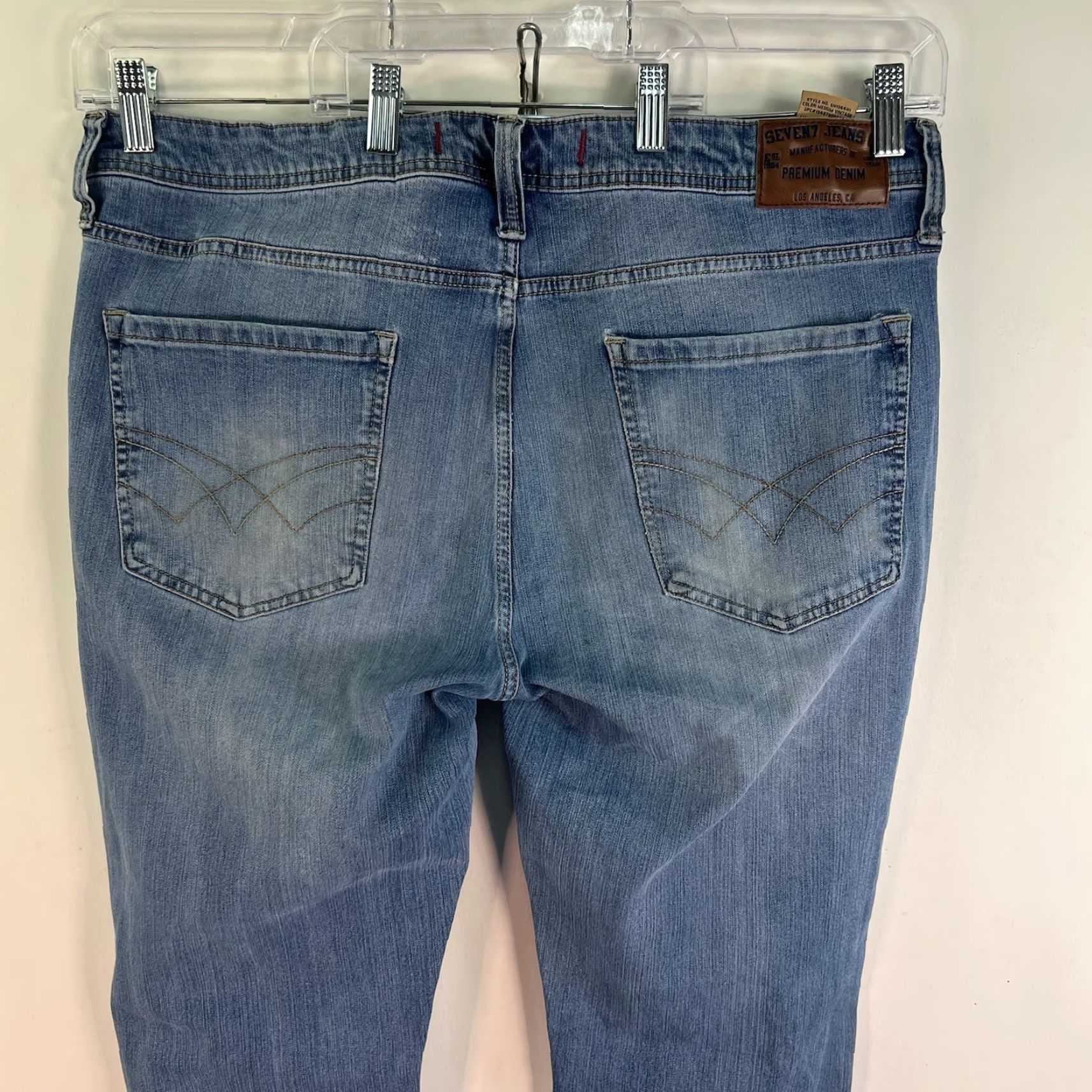 Vintage VINTAGE Seven7 Men's Straight Denim Jeans Size 38 Medium Wash Distressed Blue 29-Inch Inseam Regular Fit Size US 38 / EU 54 - 7 Thumbnail
