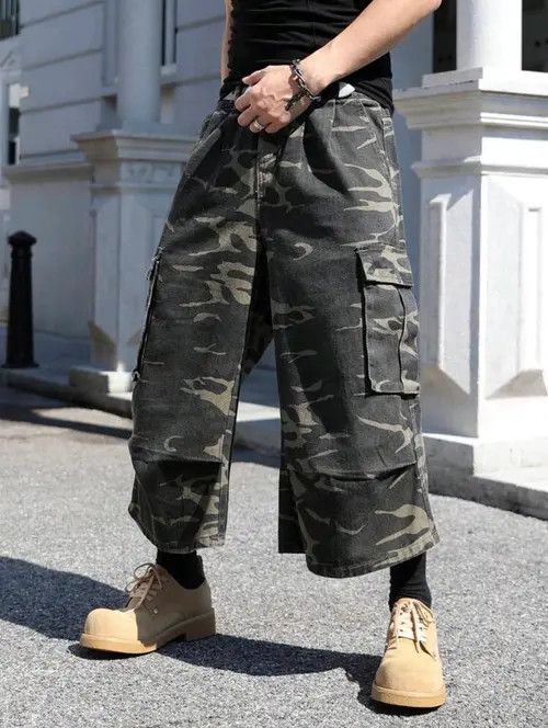 VIBE Casual Camo Denim Cargo Shorts Size US 32 / EU 48 - 2 Thumbnail