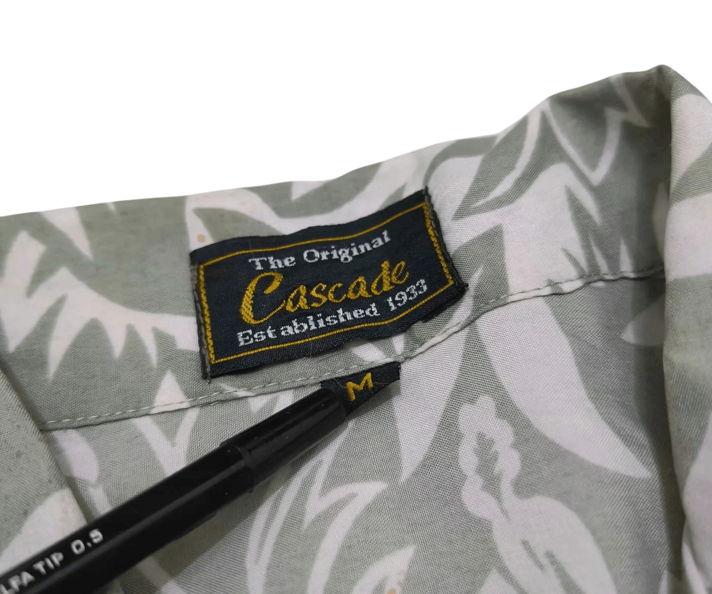 Vintage Vintage Cascade Floral Pattern Hawaiian Aloha Shirt Medium Size US M / EU 48-50 / 2 - 5 Thumbnail