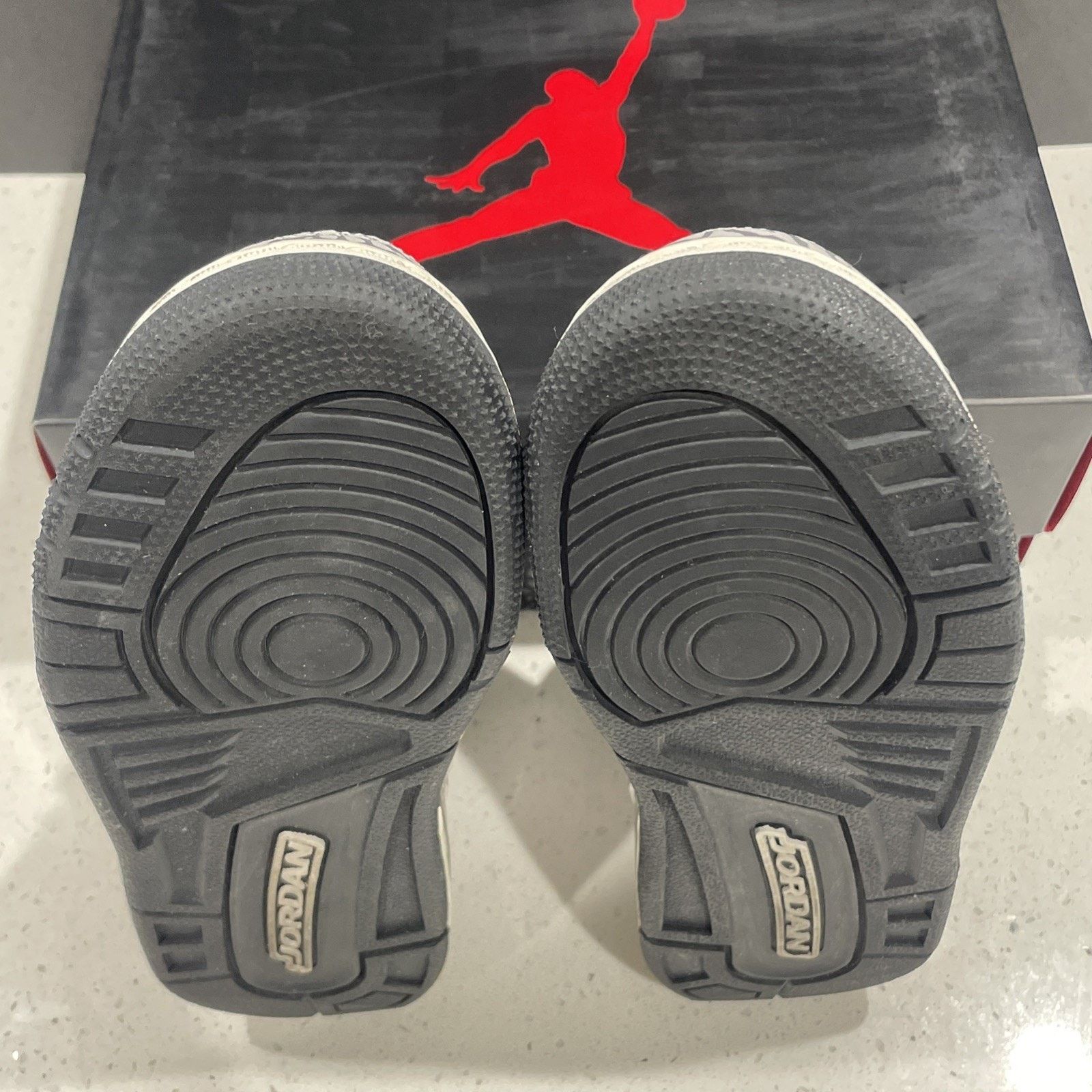 Nike Jordan 3 Retro Hide N' Sneak Black Elephant DX6665-100 Size US 8 / IT 38 - 16 Thumbnail