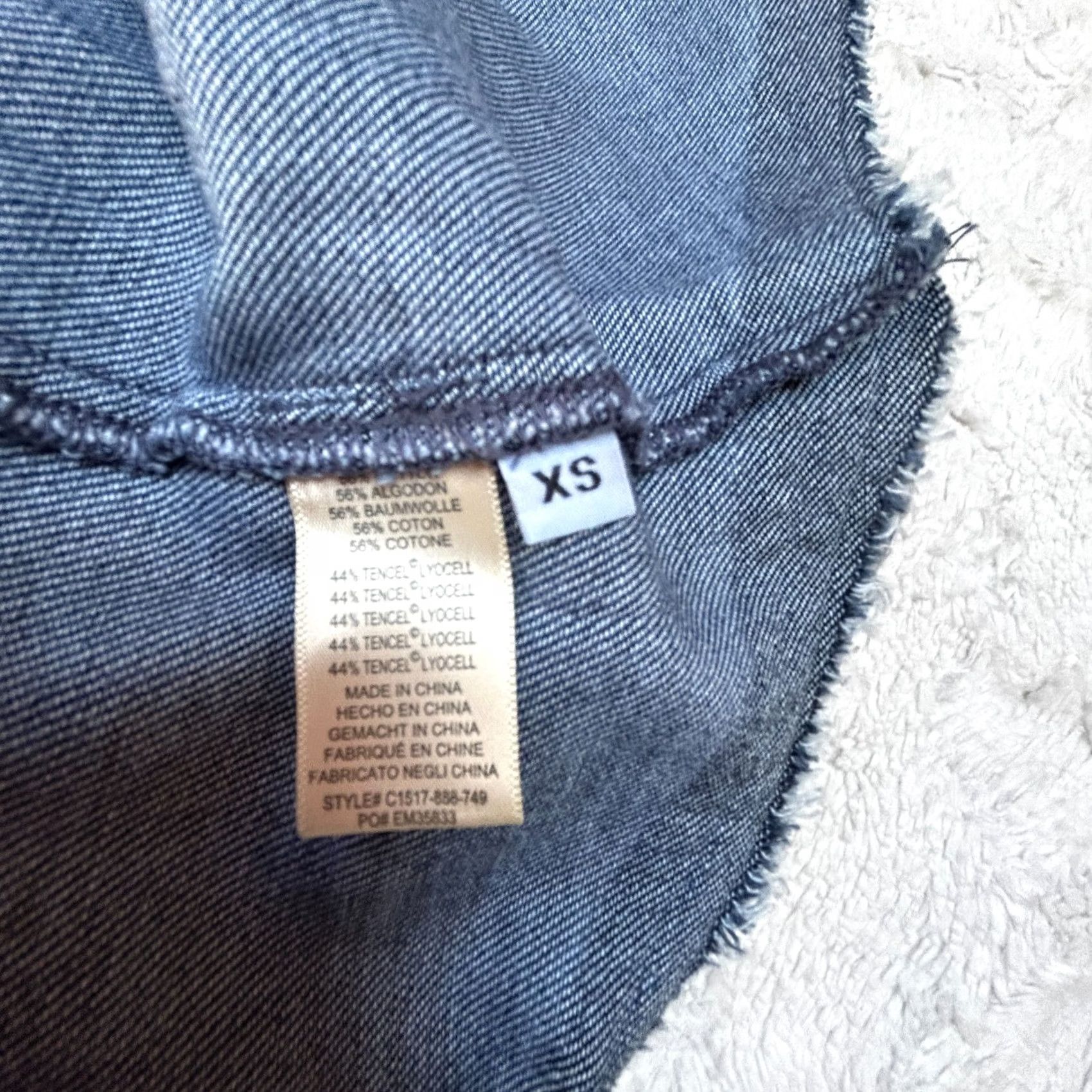 Denime Cloth & Stone Womens Denim Tank Top XS Button-Back Chambray Blue Tank Shirt Red? Wait - Please provide the correct color. Size XS / US 0-2 / IT 36-38 - 4 Thumbnail