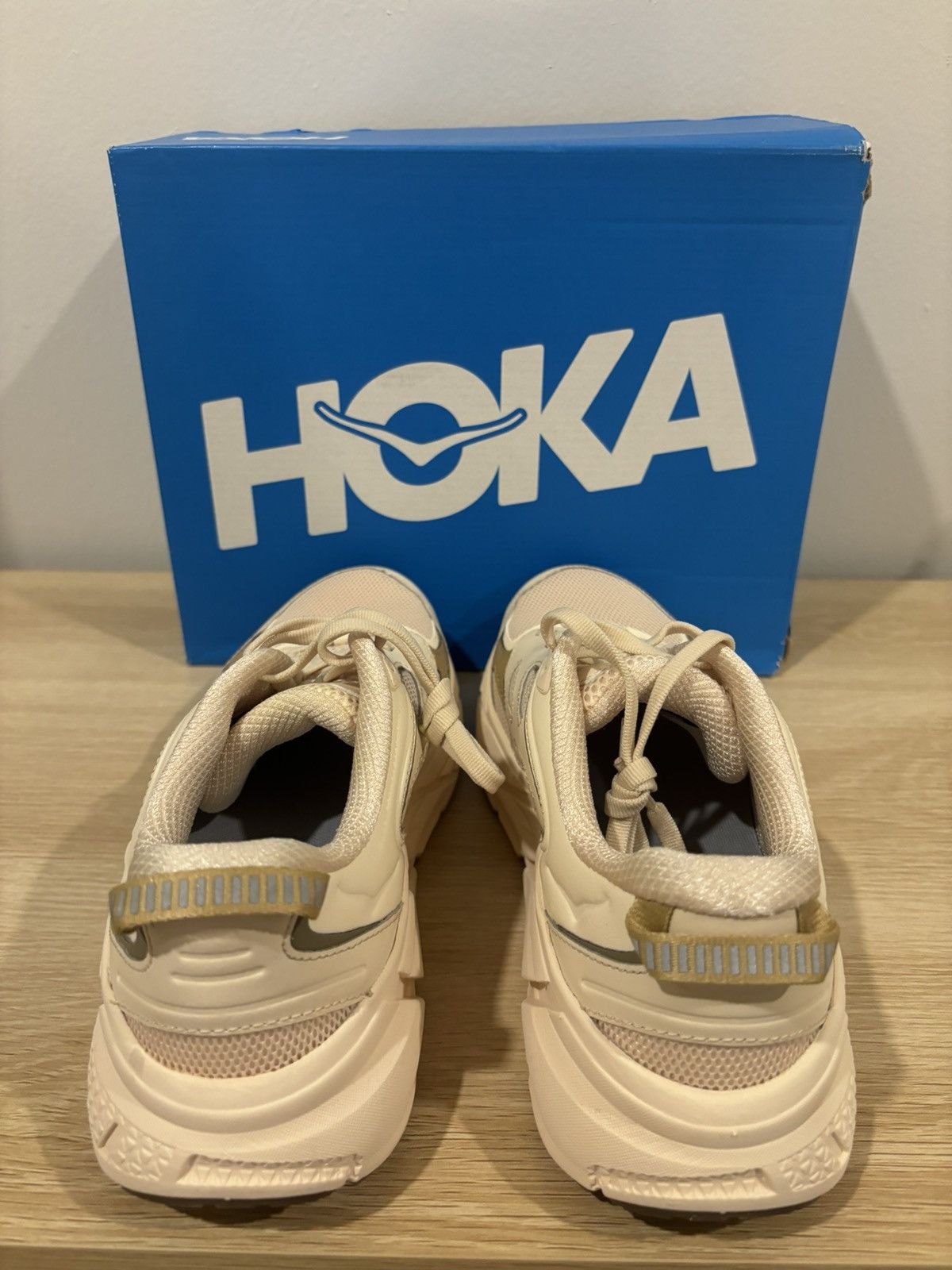 Hoka Hoka one Clifton L “Vanilla Wheat” - Size 8.5W - ships fast! Size US 8.5 / IT 38.5 - 3 Thumbnail