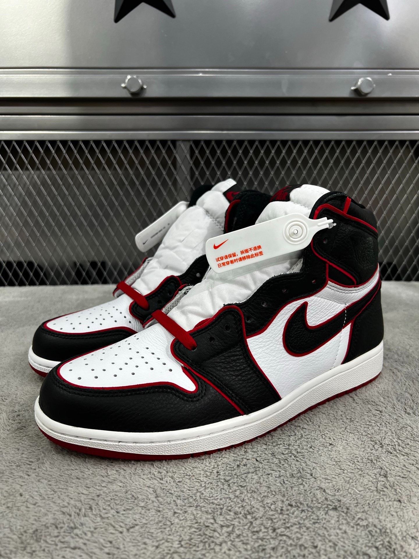 Nike Nike Retro Red Lowtop Sneakers 44 Men Size US 10.5 / EU 43-44 - 1 Thumbnail