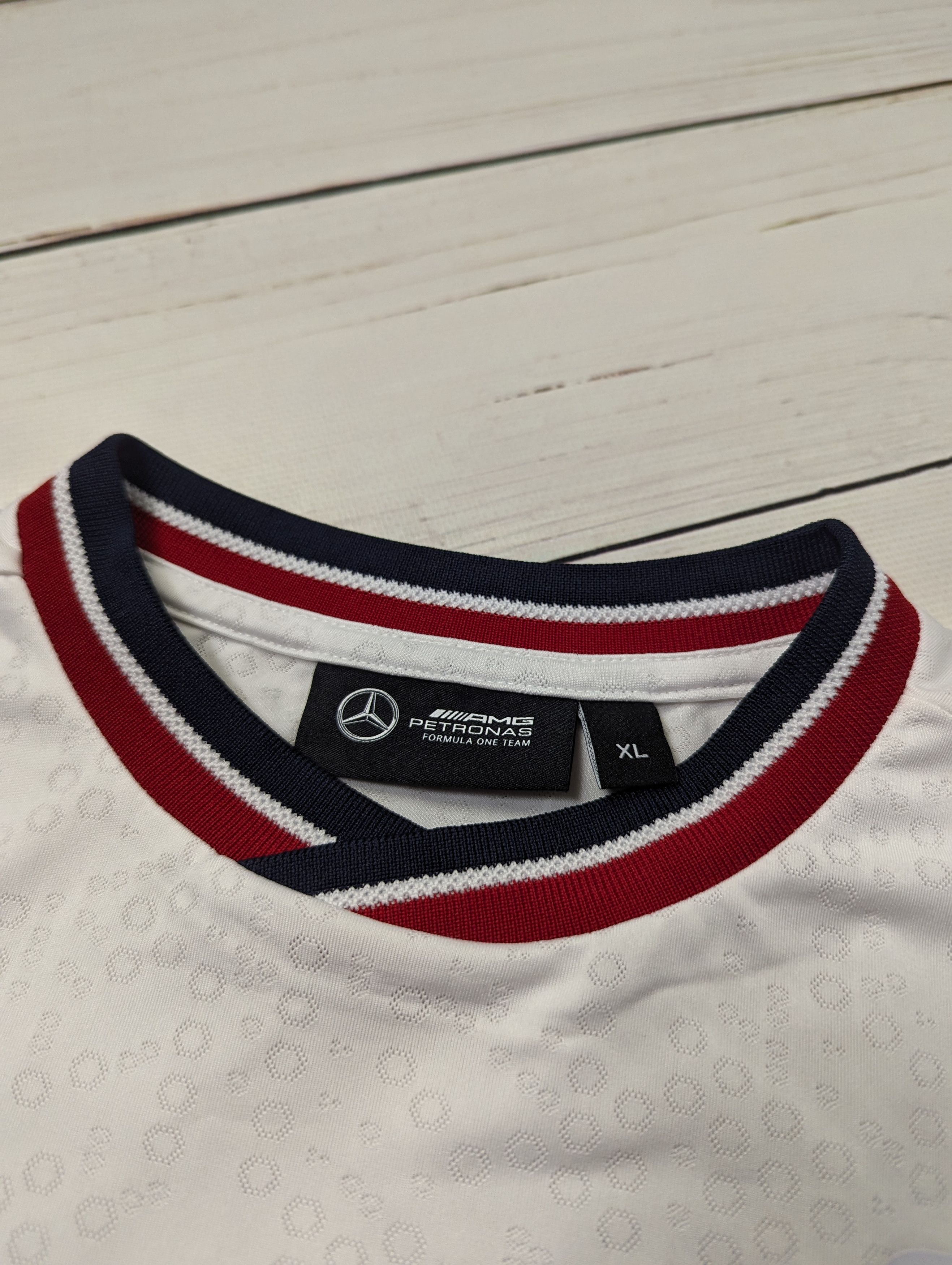 Mercedes-Benz Mercedes AMG Petronas 2024 Racing Jersey T-Shirt Size US XL / EU 56 / 4 - 9 Thumbnail