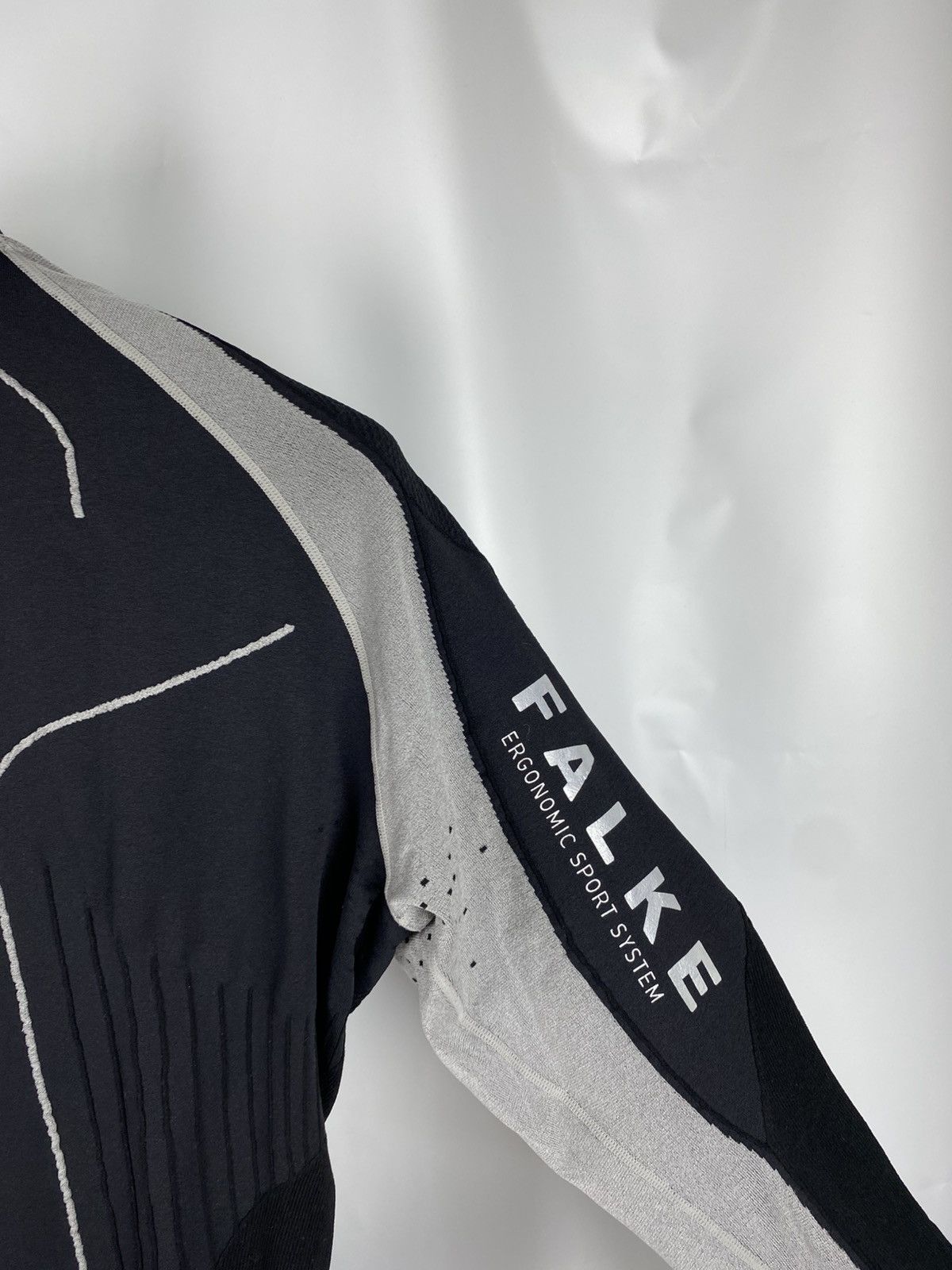FALKE Falke Stretch Thermal Acrivewear Fullzip Jumper size L Size US L / EU 52-54 / 3 - 9 Thumbnail