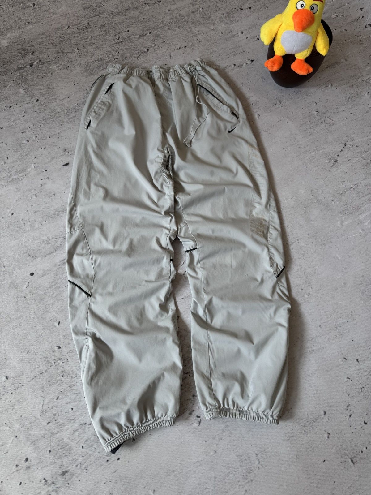 Nike × Vintage NIKE NYLON VINTAGE Y2K OVERSIZE BAGGY FIT PANTS SWEATPANTS Size US 32 / EU 48 - 1 Thumbnail