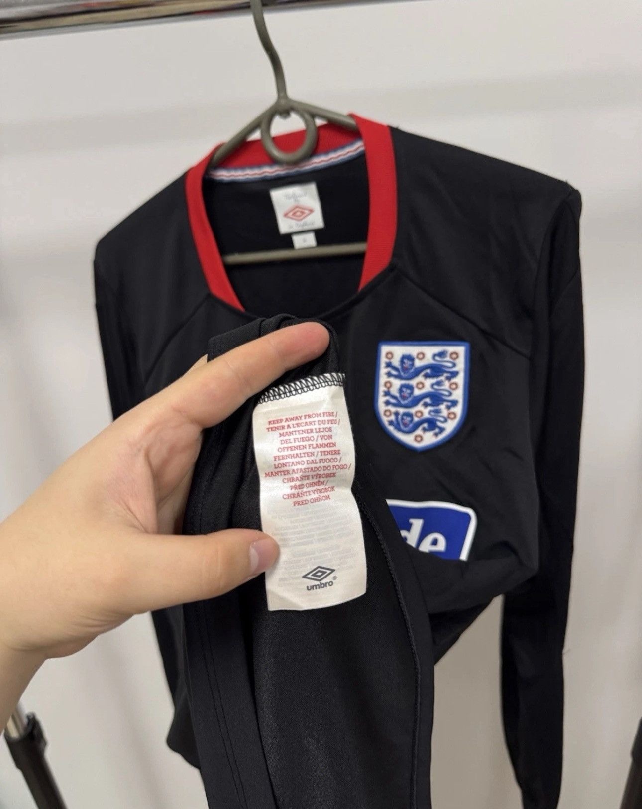 Umbro Umbro England Training Long Sleeve 2010/2011 National Team Size US M / EU 48-50 / 2 - 5 Thumbnail