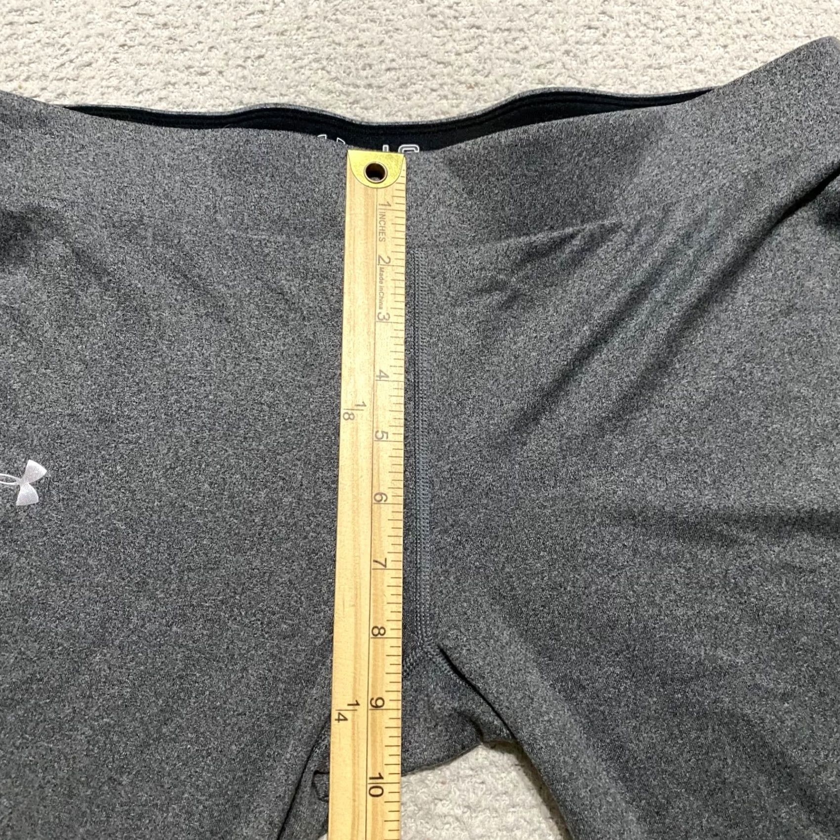 Under Armour Under Armour Womens Leggings Capri Gray XS? (invalid) Size 36" / US 14 / IT 50 - 7 Thumbnail