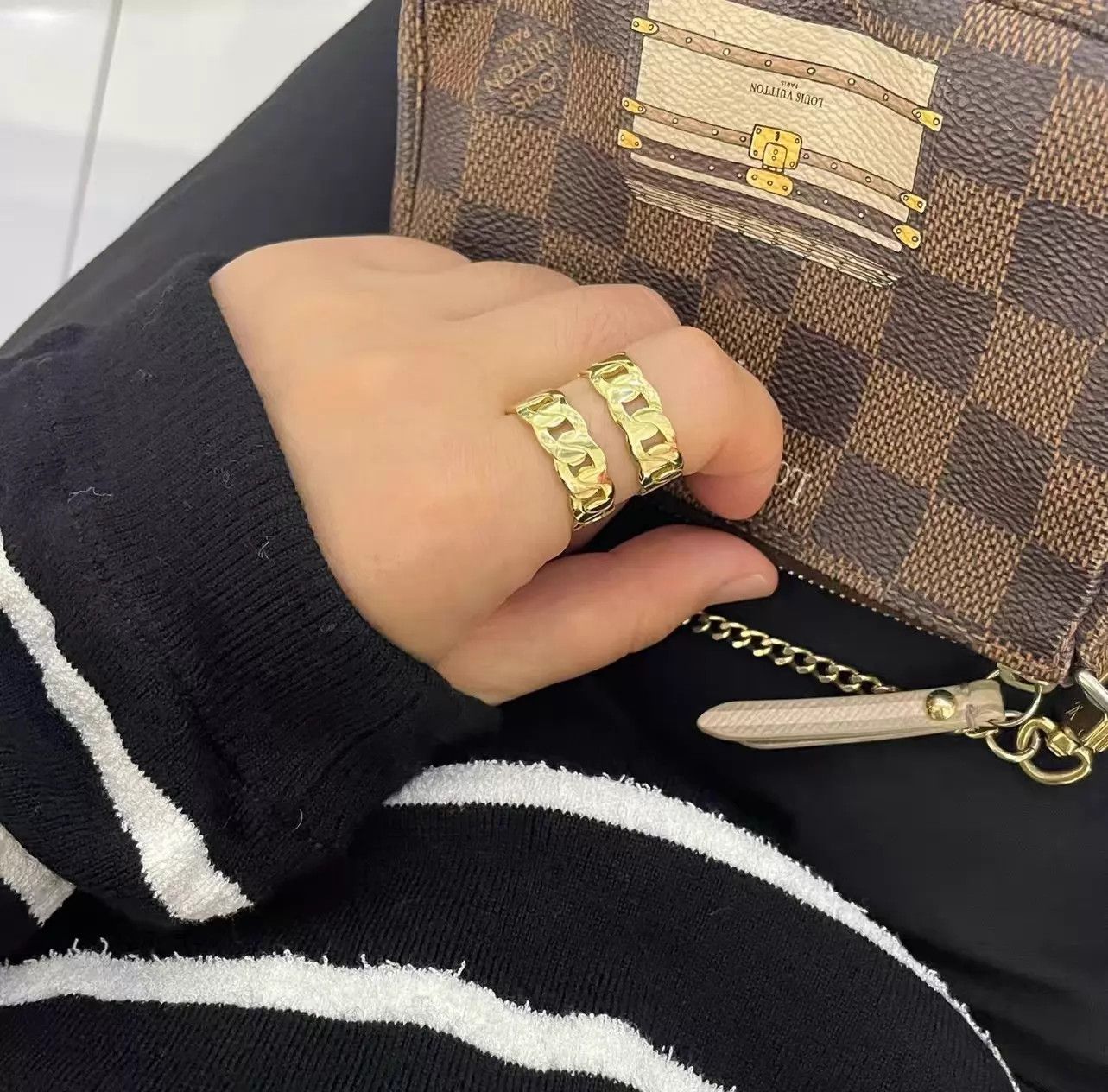 Louis Vuitton LV Hardcase Graffiti Mini Bag Brown Damier M843 Size ONE SIZE - 3 Thumbnail