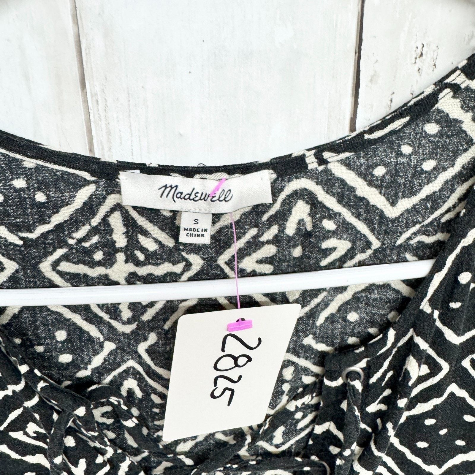 Madewell Madewell Shirt Size Small Cutout Front Cap Sleeve Blouse Size S / US 4 / IT 40 - 2 Thumbnail