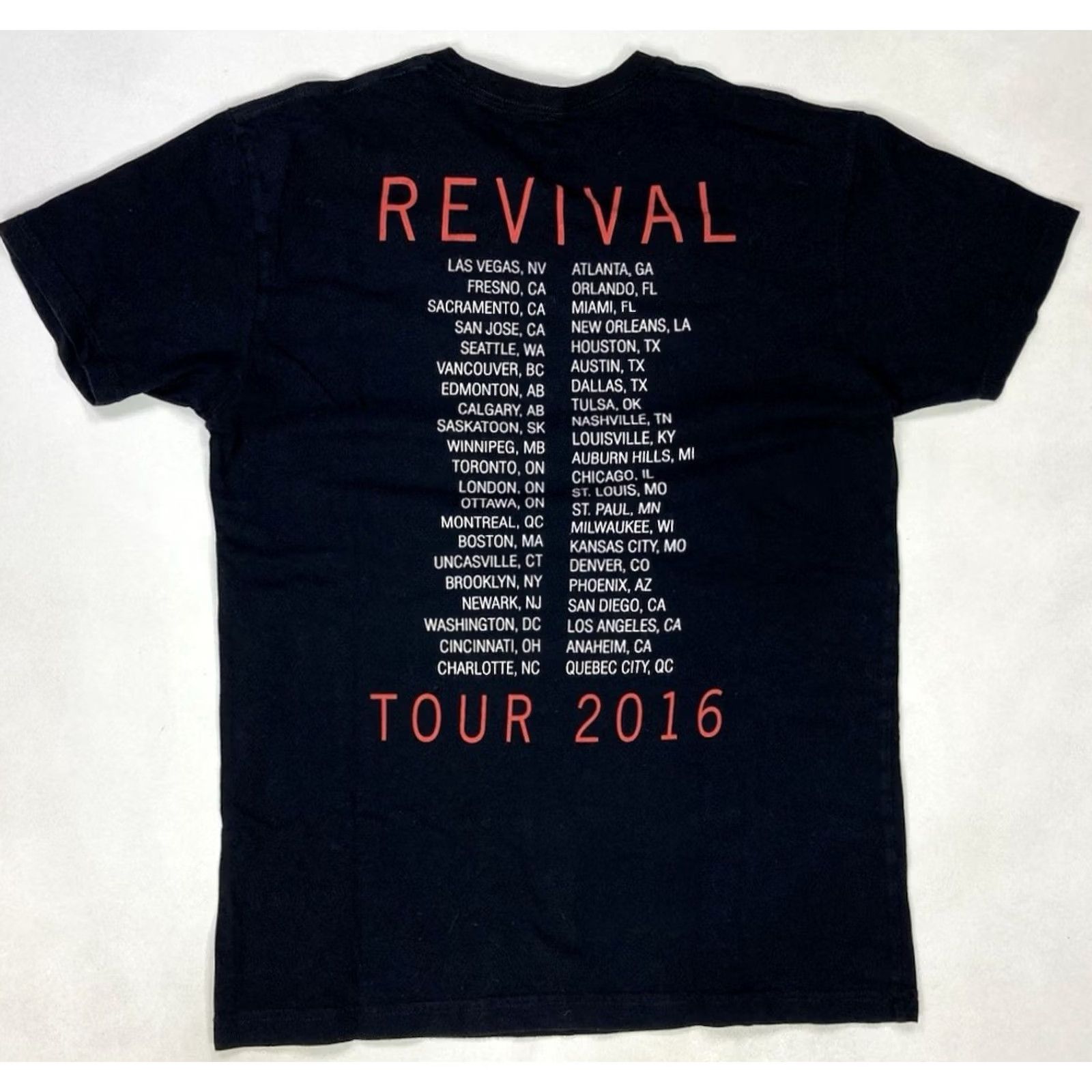 Vintage VINTAGE Selena Gomez Revival Tour 2016 Graphic T-shirt Women Small Black Music Shirt Adult Womens Small White Crew Neck Short Sleeve Pullover Cotton Size S / US 4 / IT 40 - 3 Thumbnail