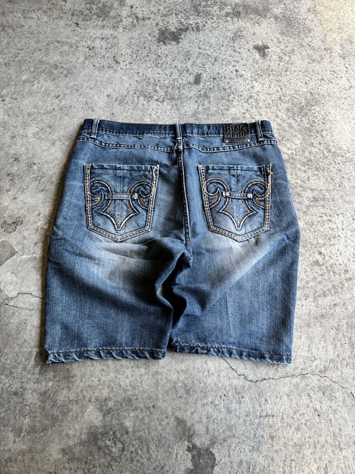 Affliction × Japanese Brand Crazy vintage grunge y2k Jesse pinkman bedazzled baggy jorts Size US 36 / EU 52 - 4 Thumbnail