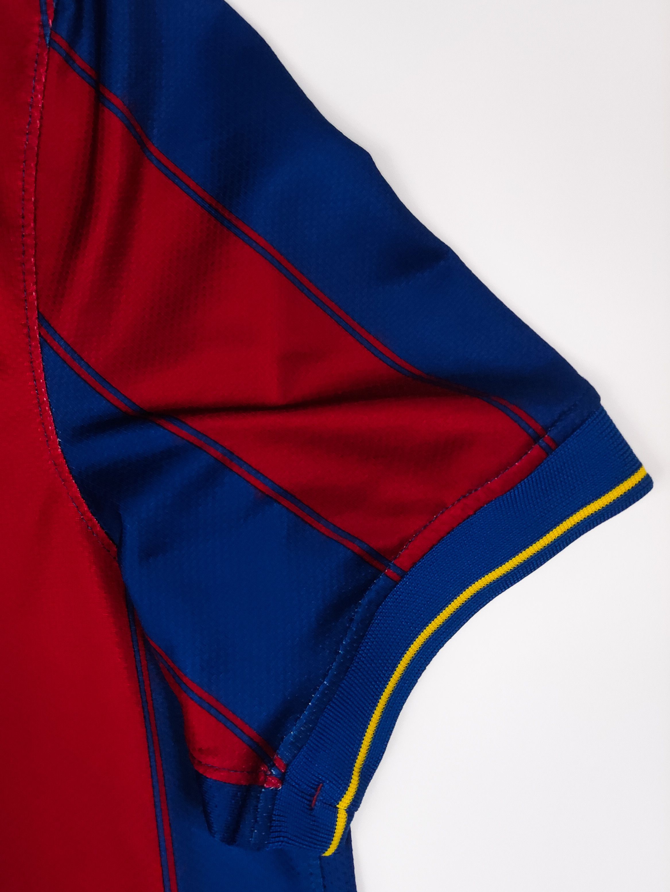 Nike FC Barcelona 2009 2010 Nike Home Shirt Vintage Barca Unicef Size US M / EU 48-50 / 2 - 8 Thumbnail