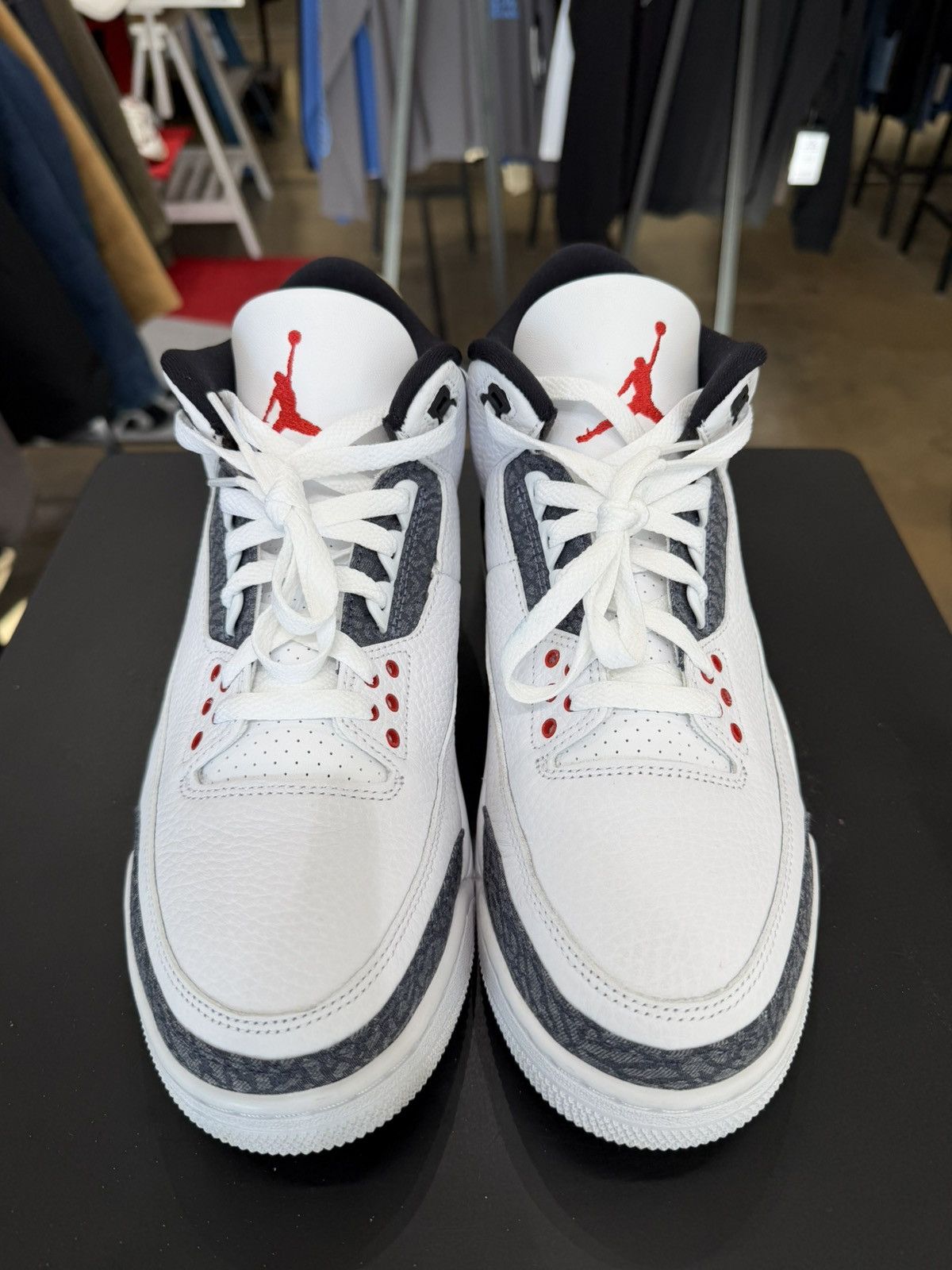 Jordan Brand Air Jordan 3 Fire Red Denim Size 10.5 (2020) Size US 10.5 / EU 43-44 - 2 Thumbnail