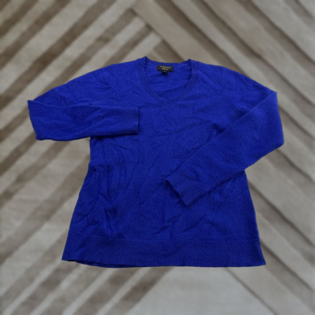 Charter Club CHARTER CLUB Luxury Soft Knit 100% Cashmere V-Neck Sweater Top Blue Size Small Women Pullover Knit Cashmere Casual Vintage? Size L / US 10 / IT 46 - 1 Thumbnail