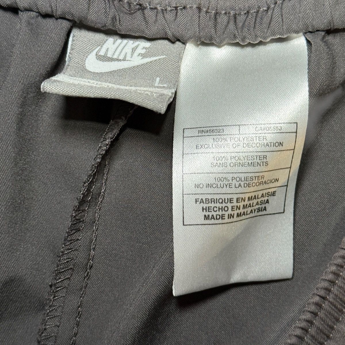 Nike Vintage Nike Gray Athletic Shorts Size US 36 / EU 52 - 3 Thumbnail