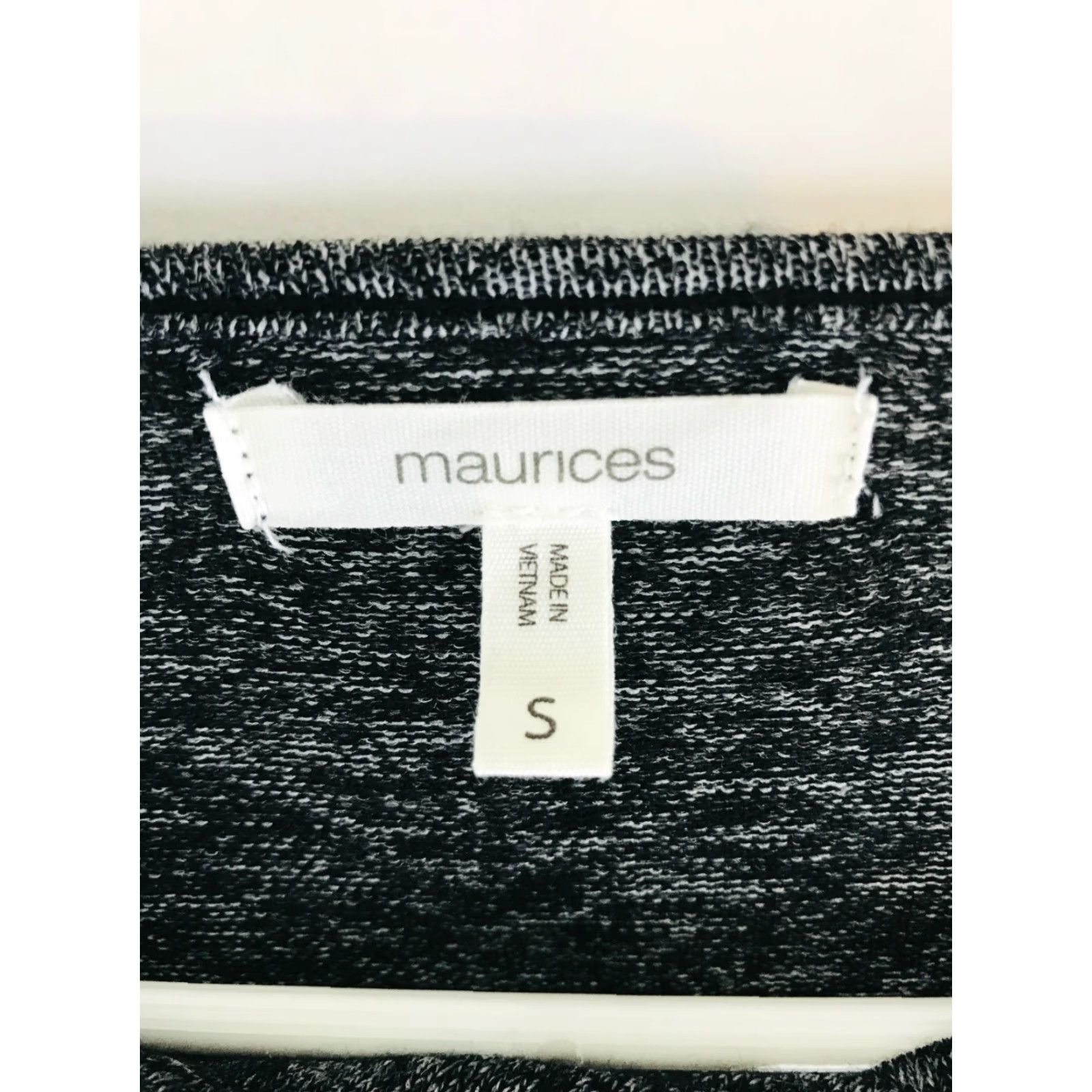 Vintage Maurices Shirt Women's Small Black & Gray Long Sleeve Stretch Key Hole T-Shirt Modern Womens Slim Regular Size S / US 4 / IT 40 - 5 Thumbnail