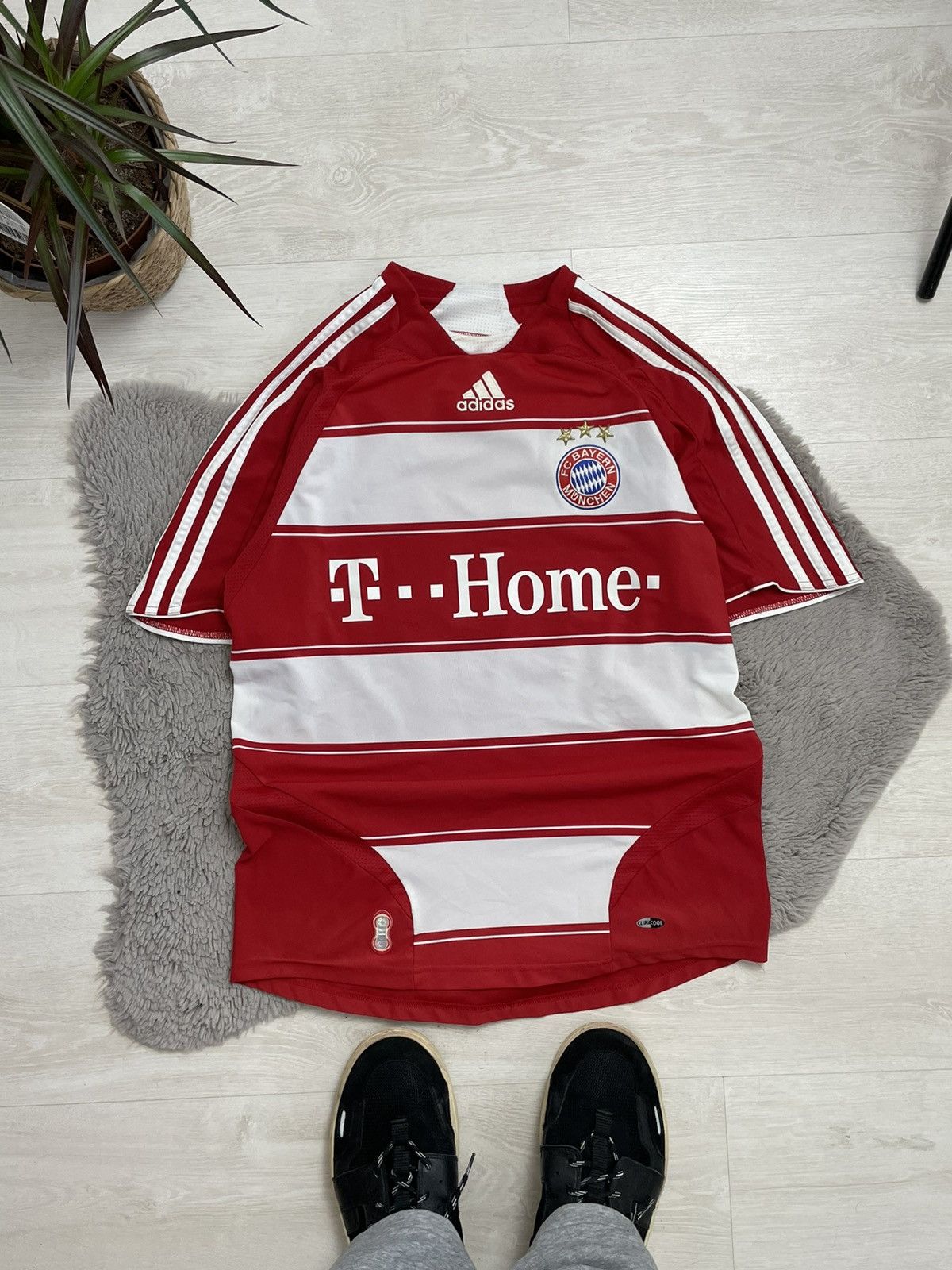 Adidas Adidas Bayern Munchen Soccer Jersey Vintage #12 Size US S / EU 44-46 / 1 - 1 Thumbnail