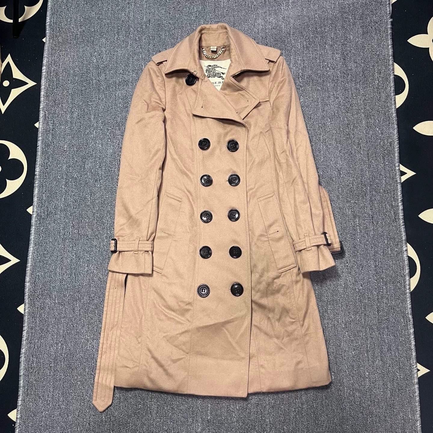 Burberry Burberry Camel Double-Breasted Trench Coat Size US M / EU 48-50 / 2 - 1 Thumbnail
