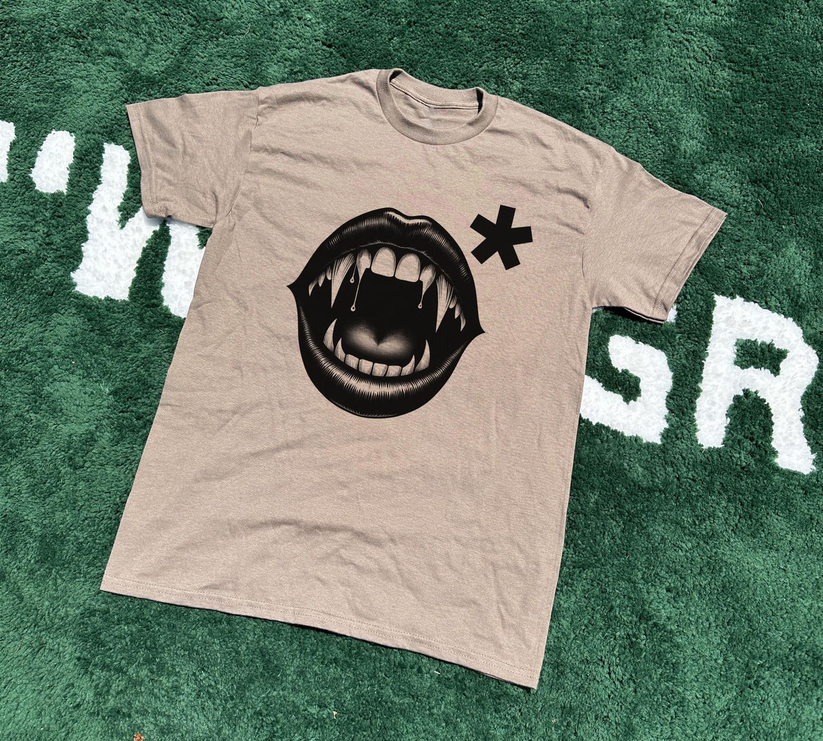 Japanese Brand Opium Fangs Tee Sand / Black Size US M / EU 48-50 / 2 - 1 Preview
