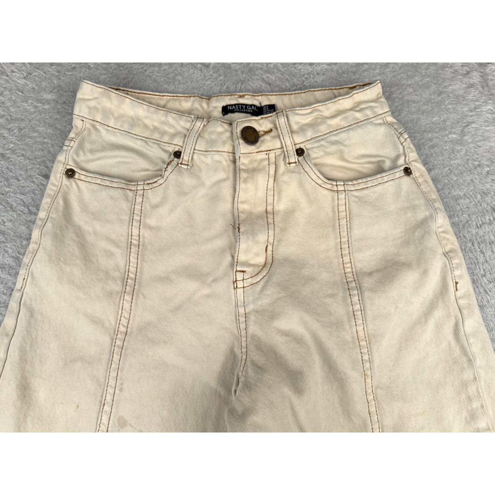 Nasty Gal Nasty Gal Jeans Women Beige Denim Wide-Leg 2 Mid Rise 24x30 Cotton Blend 5-Pocket Design Polyester? (note: avoid adding new info) Size 26" / US 2 / IT 38 - 4 Thumbnail