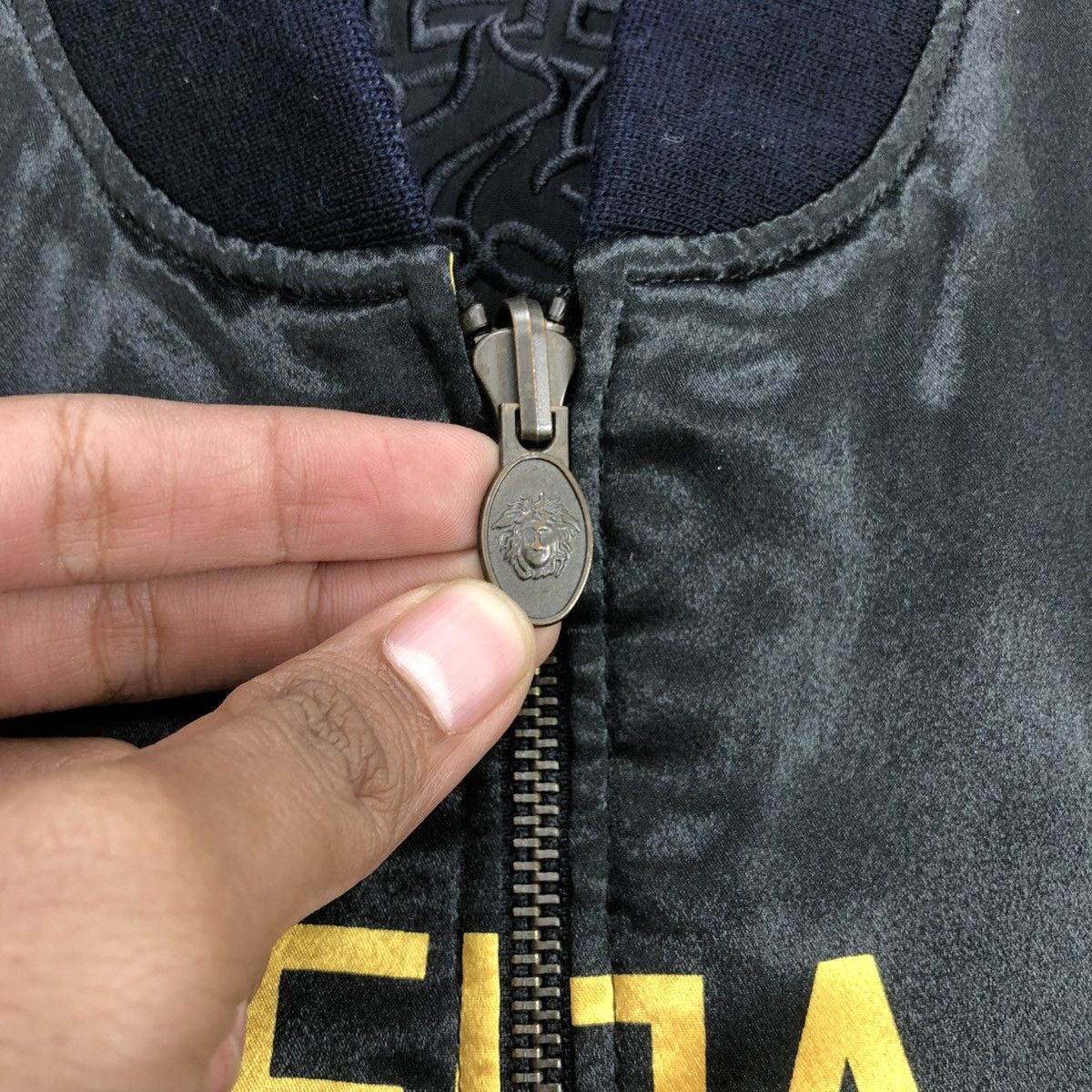 Versace 🇮🇹Gianni Versace Jeans Couture Medusa Reversible Silk Jacket Size US L / EU 52-54 / 3 - 6 Thumbnail