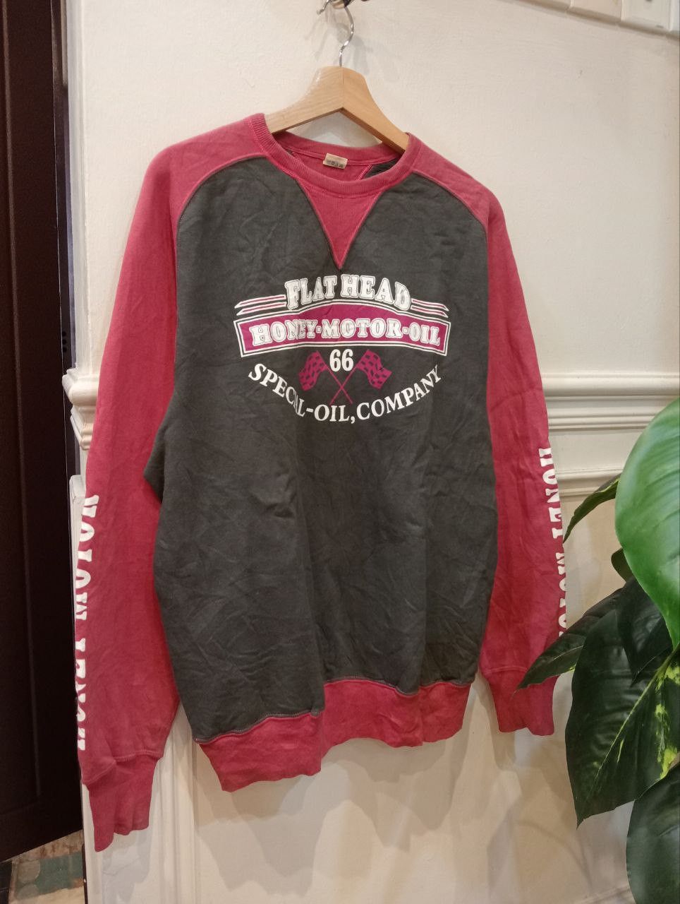 The Flat Head THE FLAT HEAD HONEY MOTOR OIL SWEATSHIRT - SIZE XL Size US XL / EU 56 / 4 - 1 Thumbnail