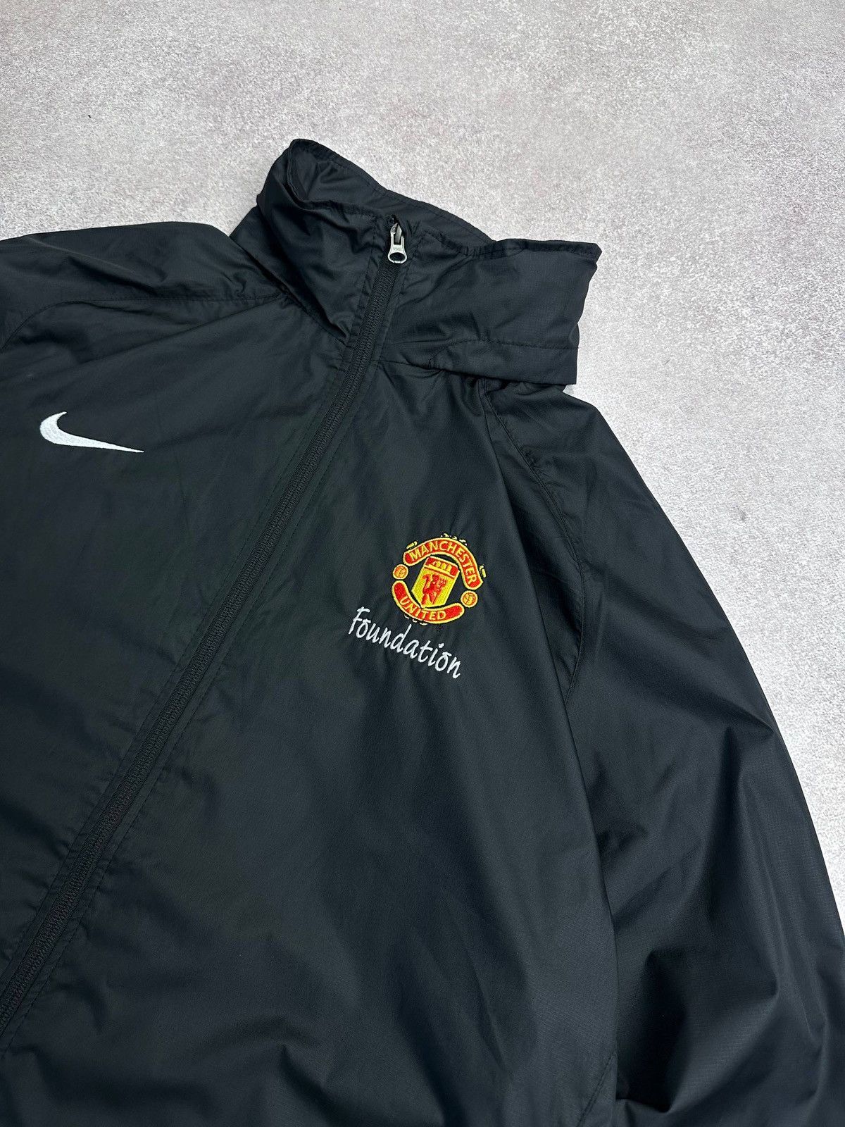 Nike Vintage NWT Nike Manchester United Y2K Nylon Jacket Rare XL Size US XL / EU 56 / 4 - 3 Thumbnail