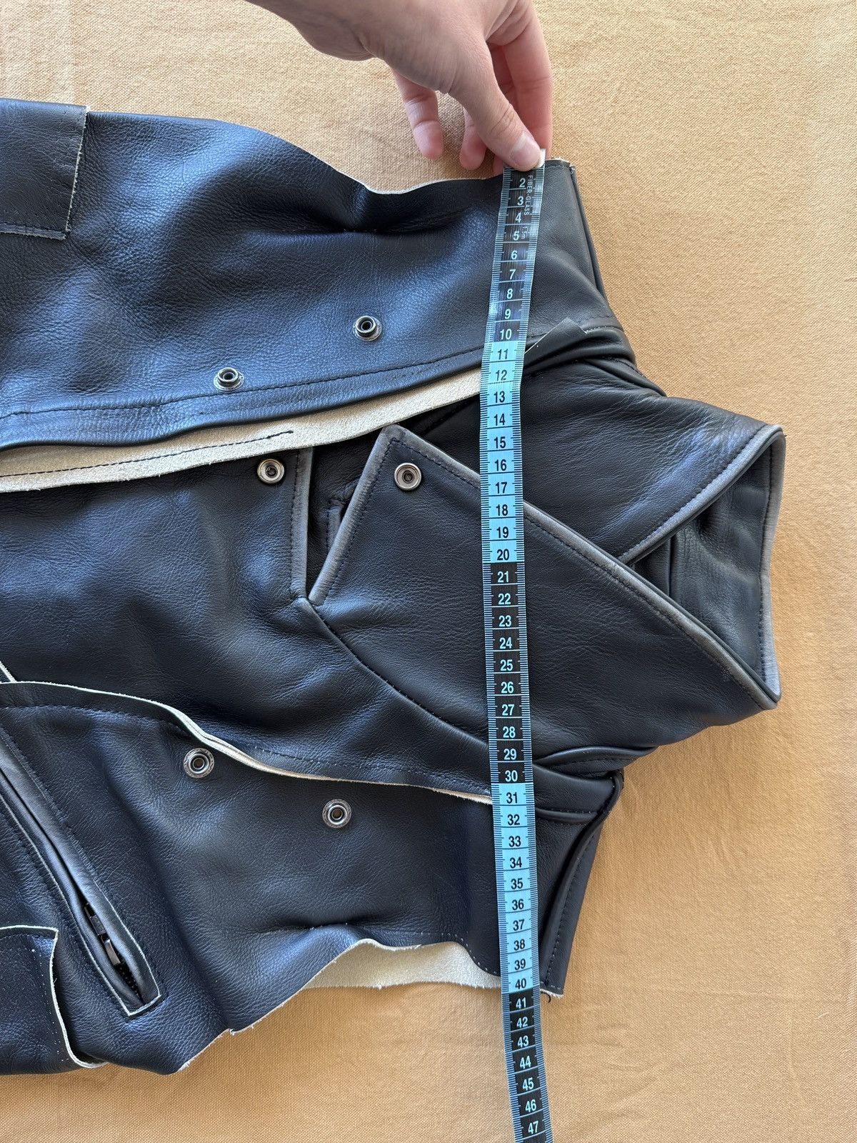H&M × Maison Margiela Maison Margiela x H&M leather vest Size S / US 4 / IT 40 - 17 Thumbnail