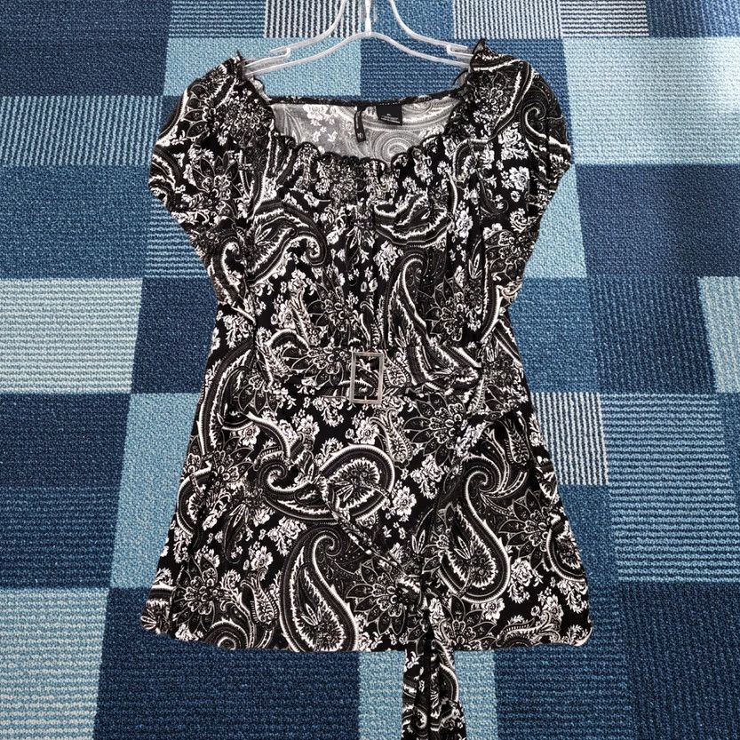 Vintage New Directions Blouse Womens Petite Black Paisley Smocked Belted Polyester Size L / US 10 / IT 46 - 1 Thumbnail