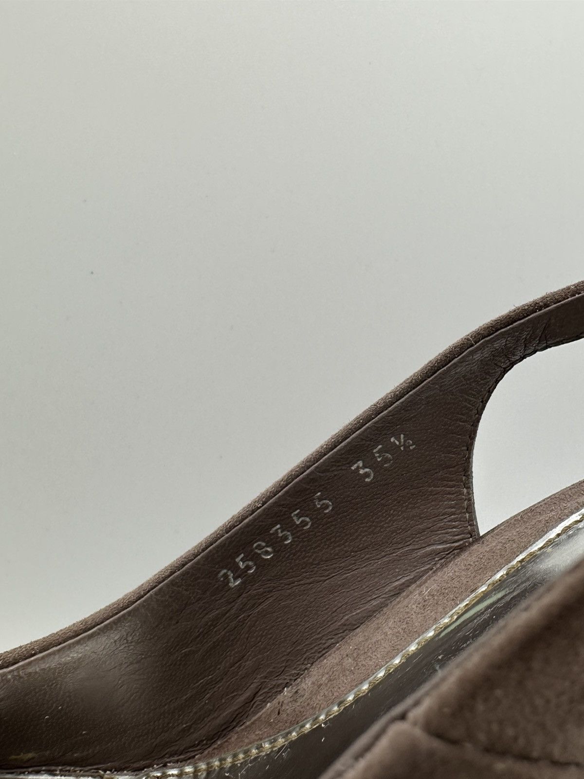 Gucci Gucci suede open toe wedge sandals with box Size US 5.5 / IT 35.5 - 10 Thumbnail