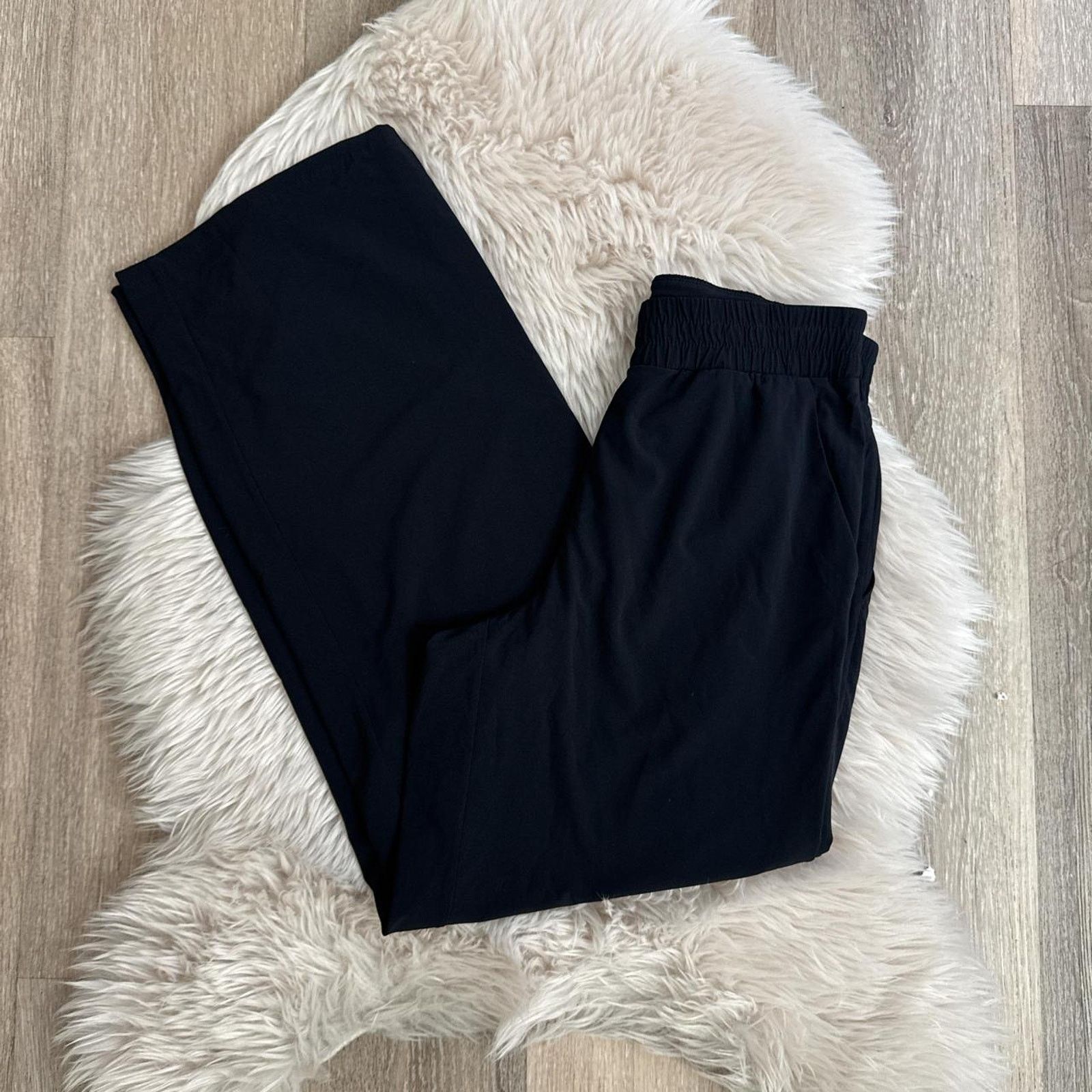 Aritzia Preown ARITZIA TnAction Pant - Black Medium Size 30" / US 8 / IT 44 - 1 Thumbnail
