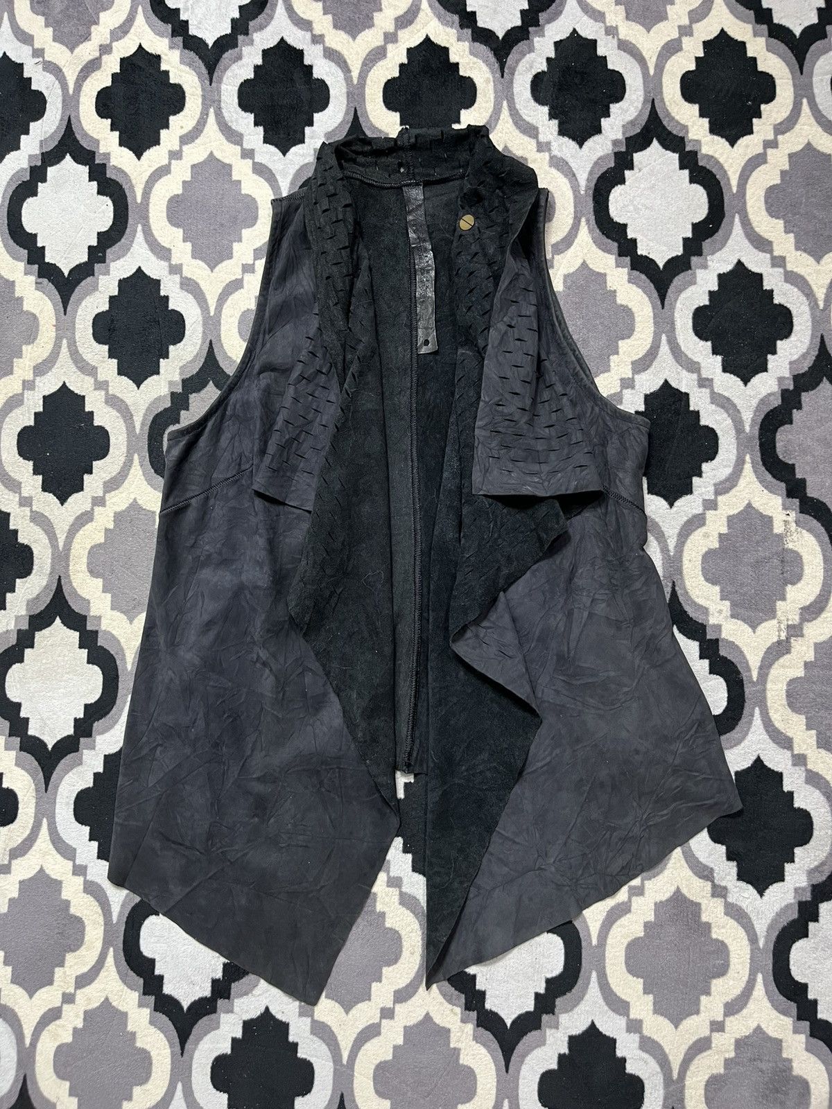 Isaac Sellam Experience Distressed cut Calfskin leather vest Size US M / EU 48-50 / 2 - 1 Thumbnail